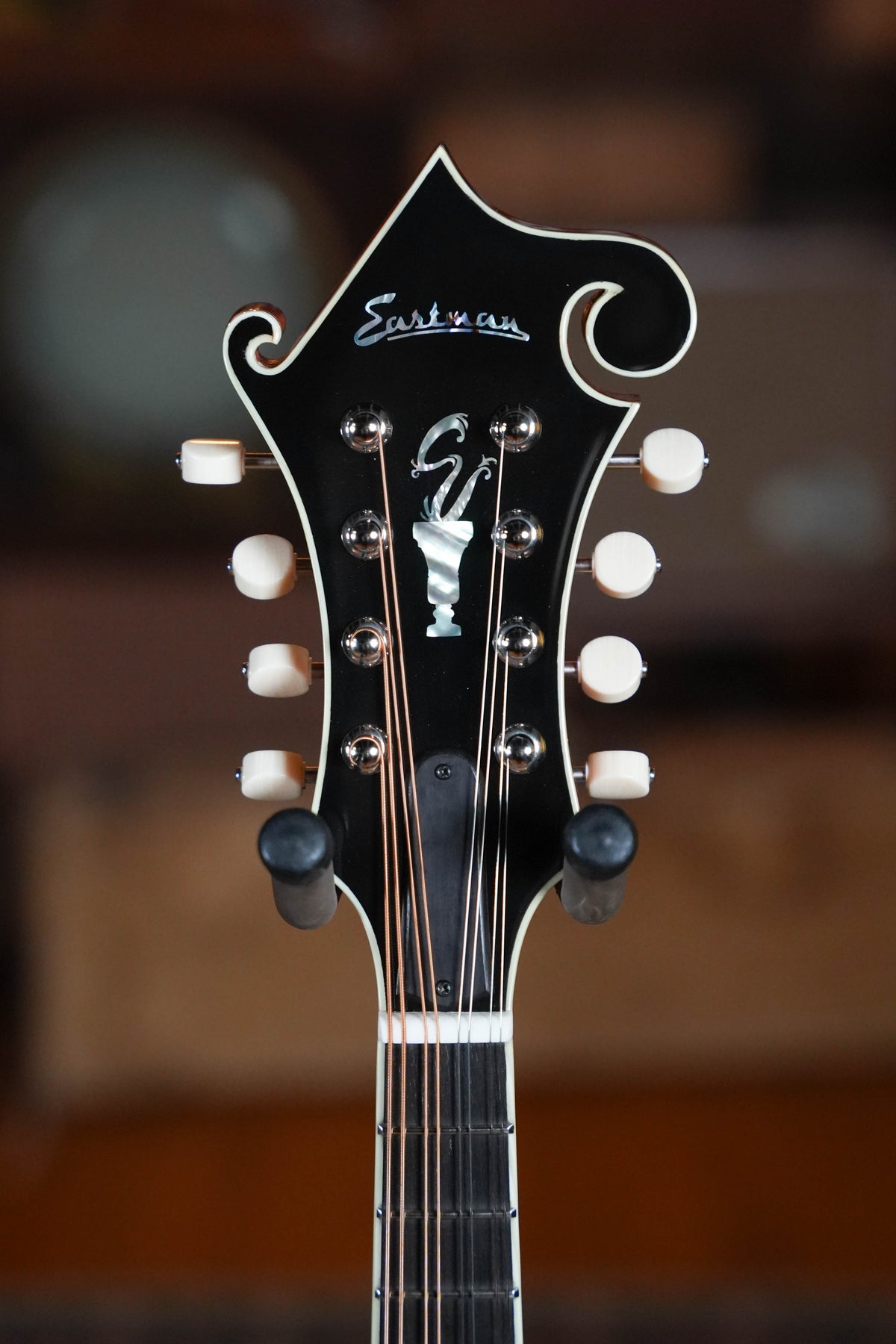 Eastman MD815PGE-HB F-Style Honeyburst Mandolin w/K&K Pickup #0663