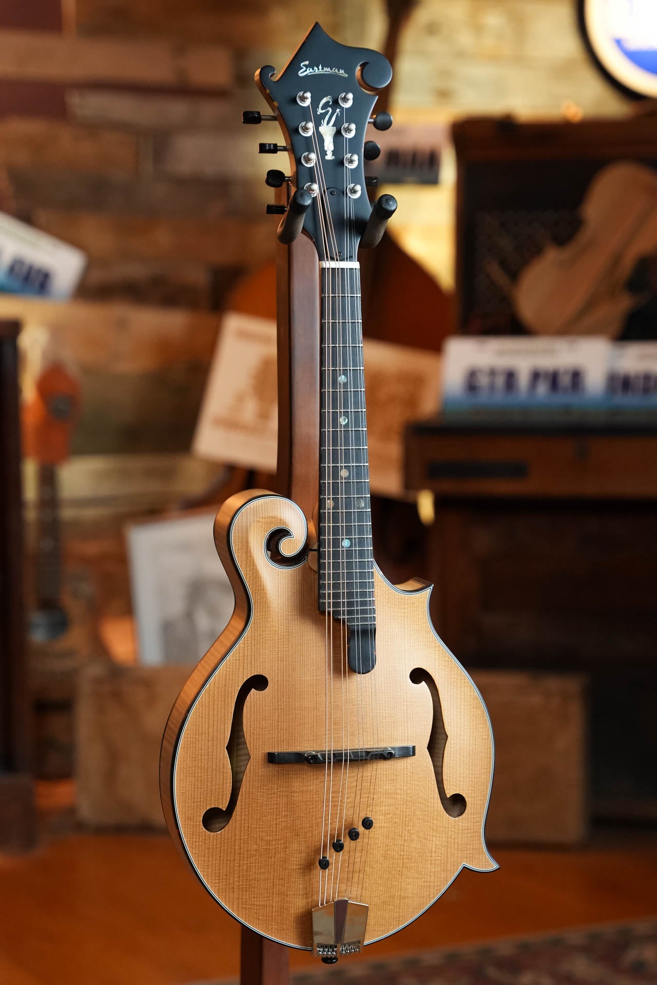 Eastman MD915-BD Adirondack/Flamed Maple F-style Mandolin #5821