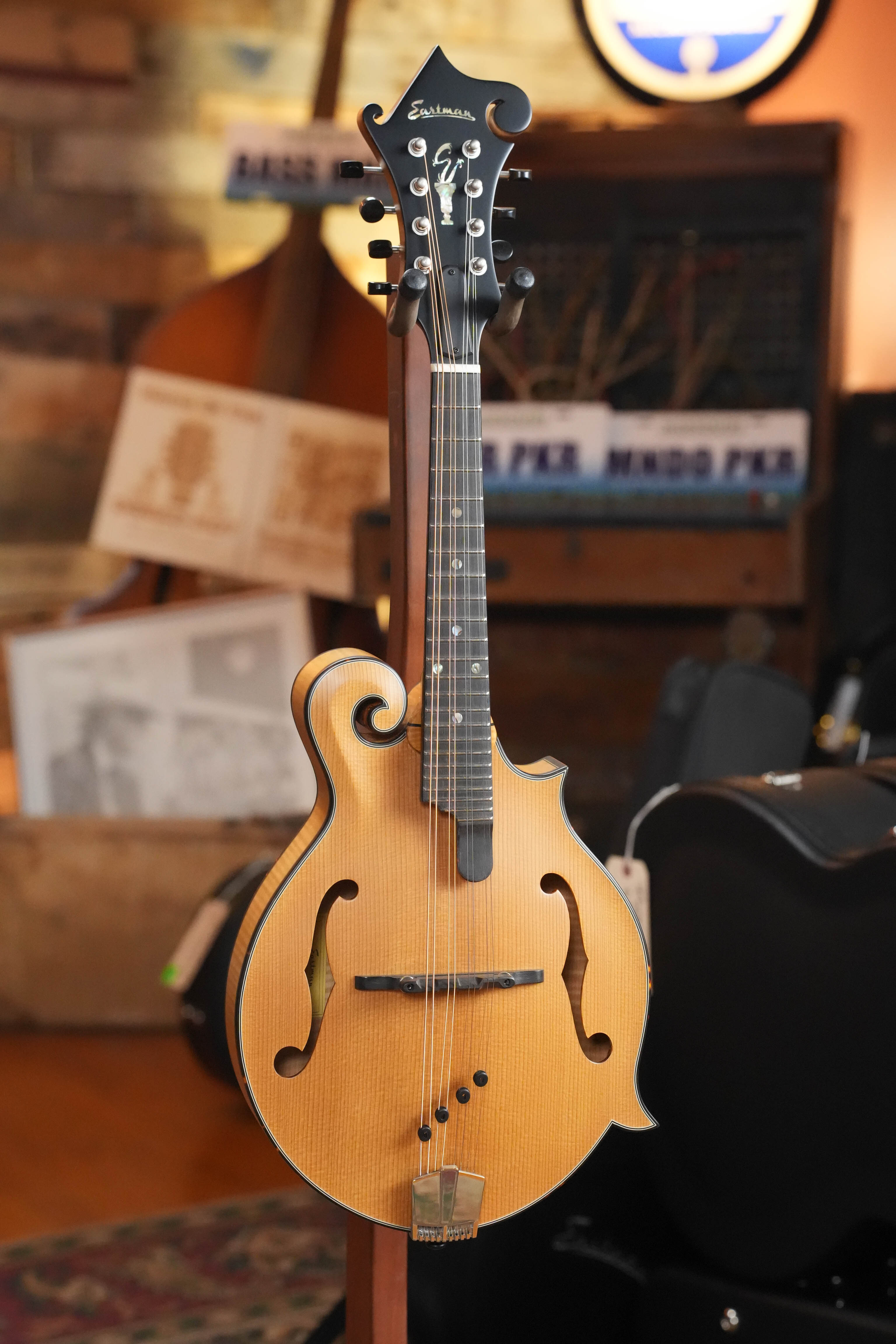 Eastman MD915-BD Blonde Dakota F-Style Mandolin #5817