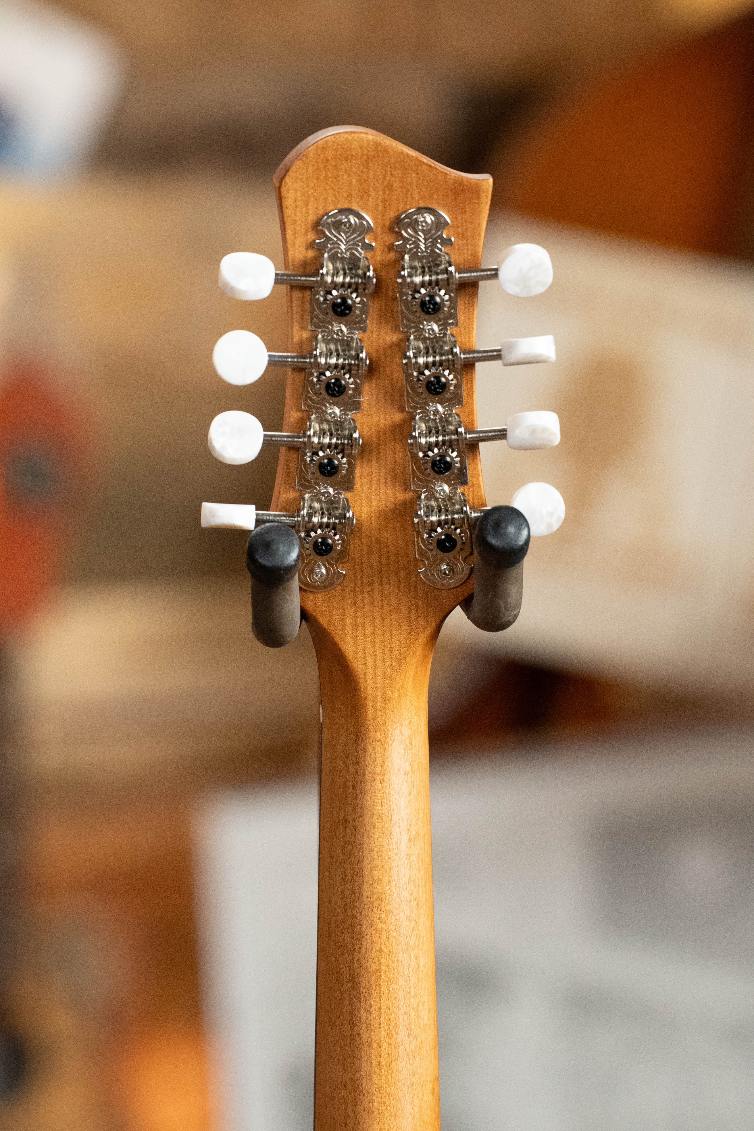 Eastman PCH-M104-GB Solid Spruce/Laminated Mahogany Goldburst Flattop A-Style Mandolin #0051