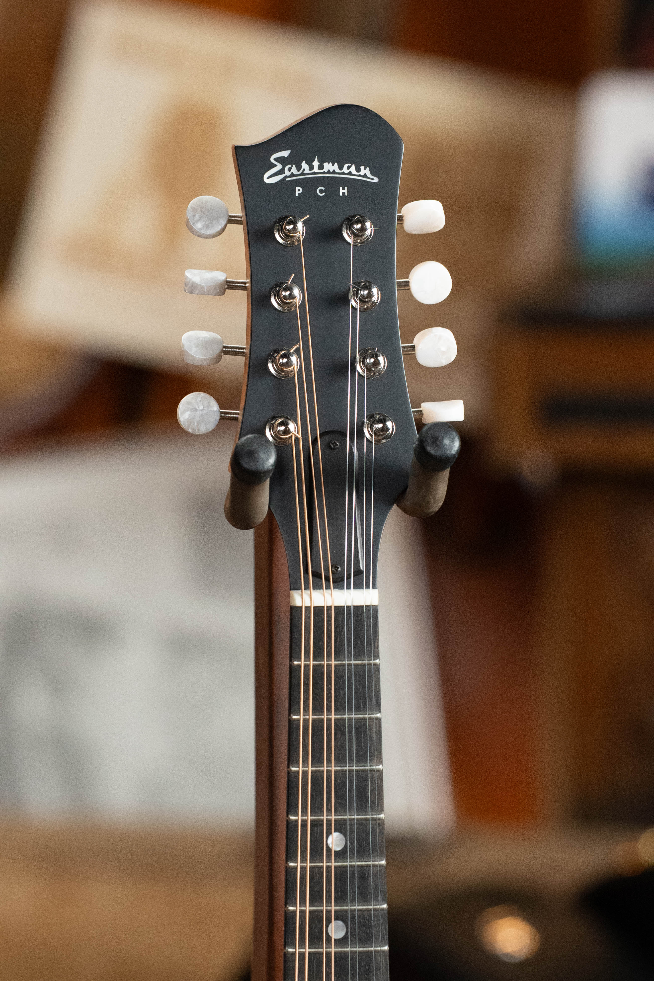 Eastman PCH-M104-GB Solid Spruce/Laminated Mahogany Goldburst Flattop A-Style Mandolin #0051