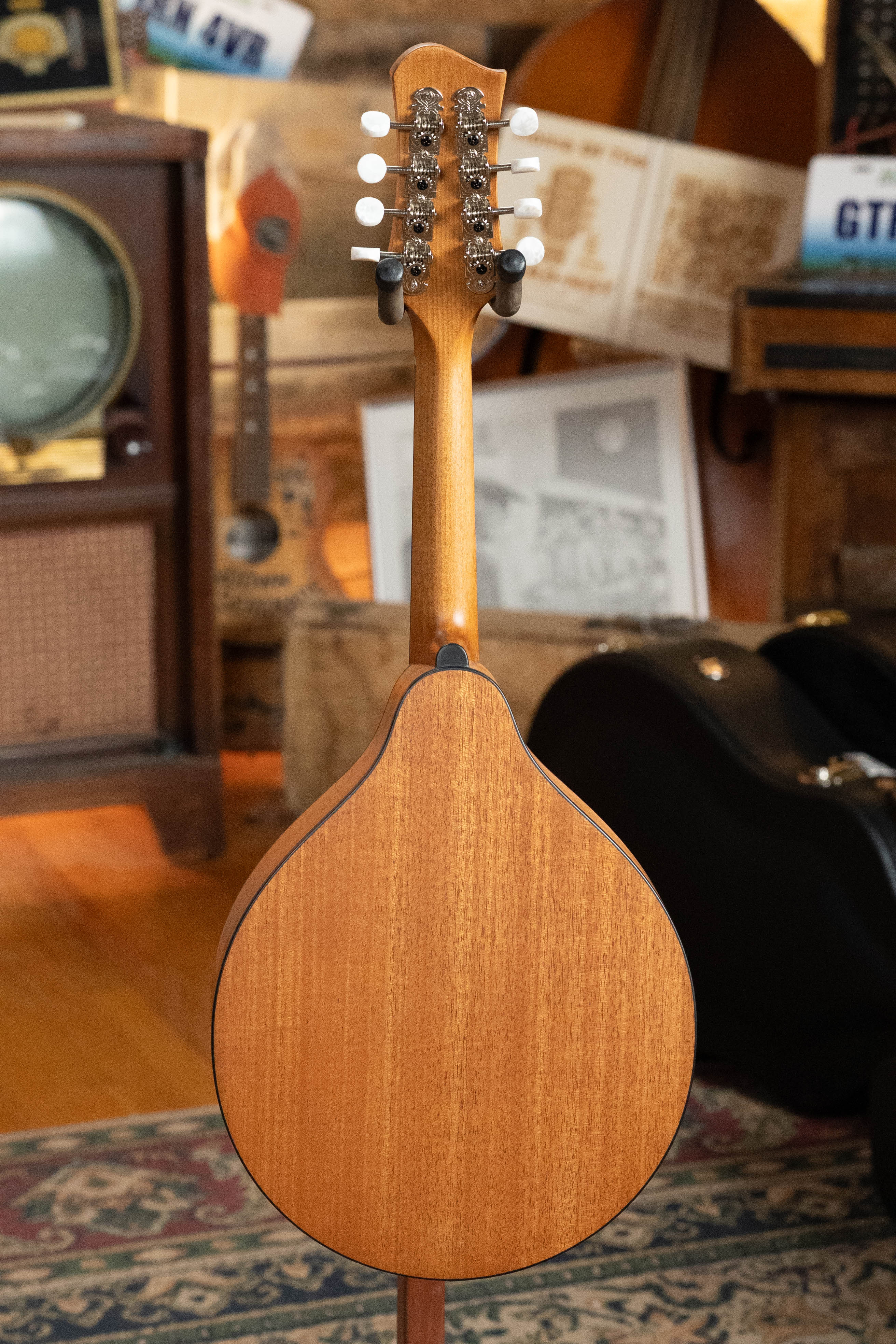 Eastman PCH-M104-GB Solid Spruce/Laminated Mahogany Goldburst Flattop A-Style Mandolin #0051