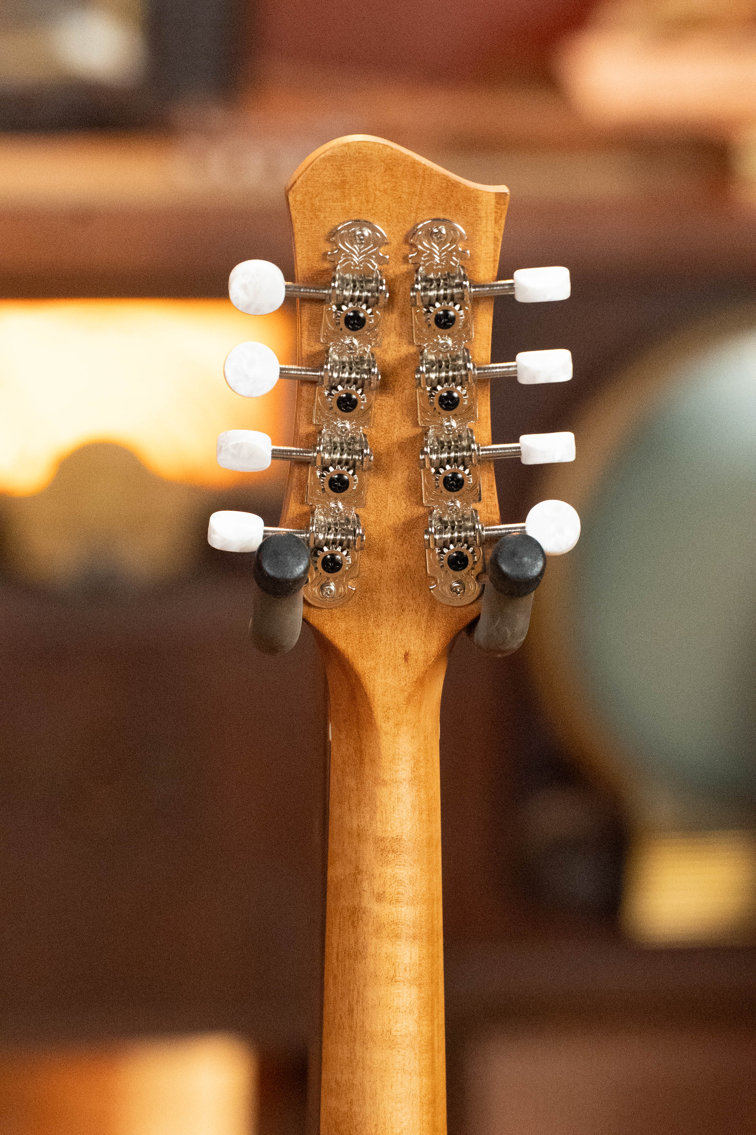 Eastman PCH-M104-GB Solid Spruce/Laminated Mahogany Goldburst Flattop A-Style Mandolin #0053