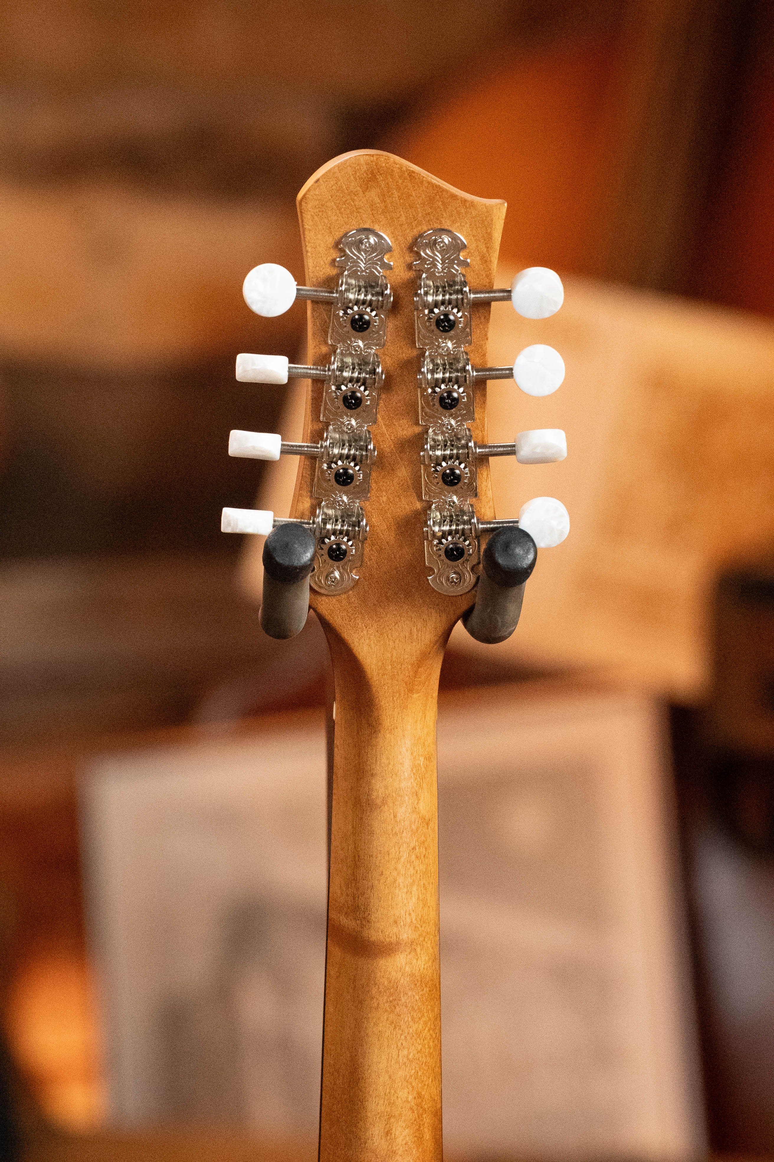 Eastman PCH-M104-GB Solid Spruce/Laminated Mahogany Goldburst Flattop A-Style Mandolin #0054