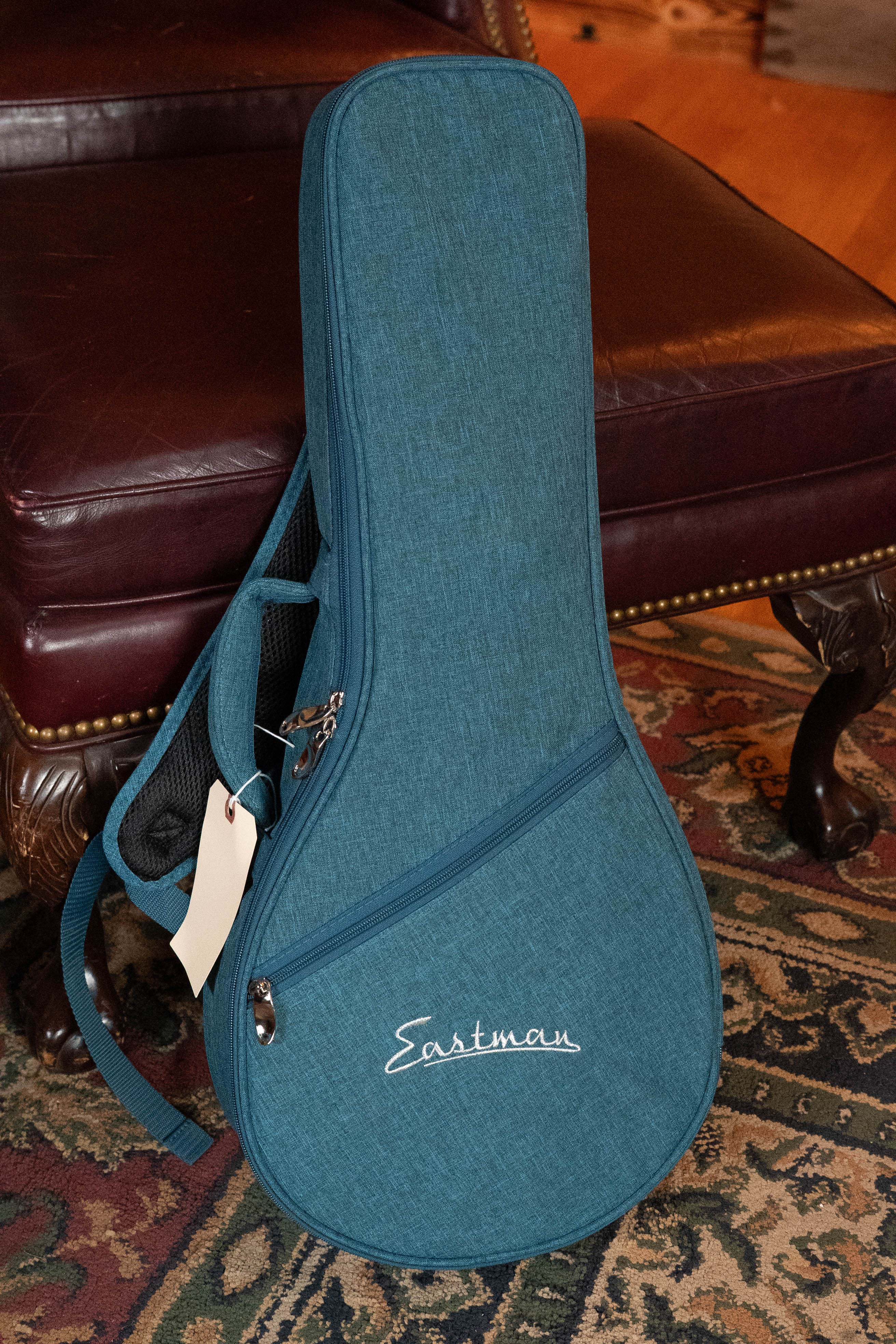 Eastman PCH-M104-GB Solid Spruce/Laminated Mahogany Goldburst Flattop A-Style Mandolin #0056