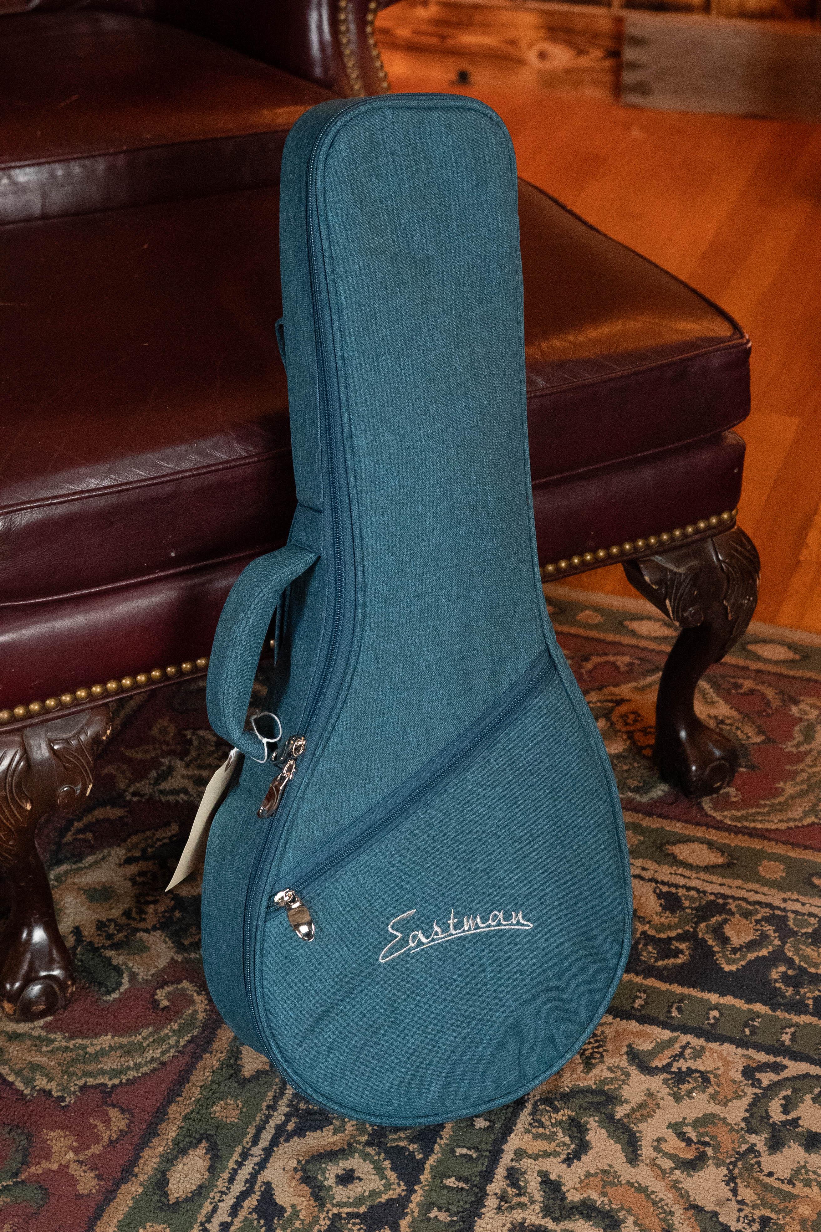 Eastman PCH-M104-GB Solid Spruce/Laminated Mahogany Goldburst Flattop A-Style Mandolin #0063