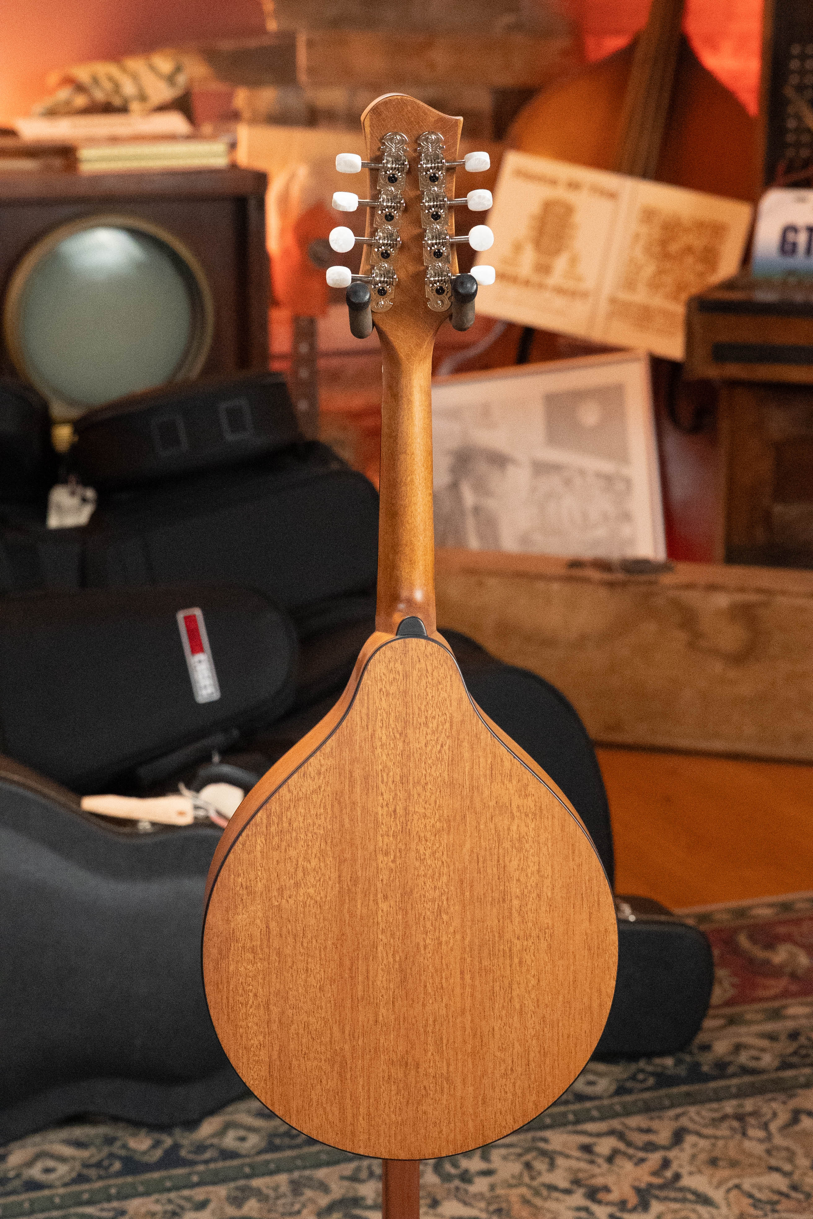 Eastman PCH-M104-GB Solid Spruce/Laminated Mahogany Goldburst Flattop A-Style Mandolin #0063