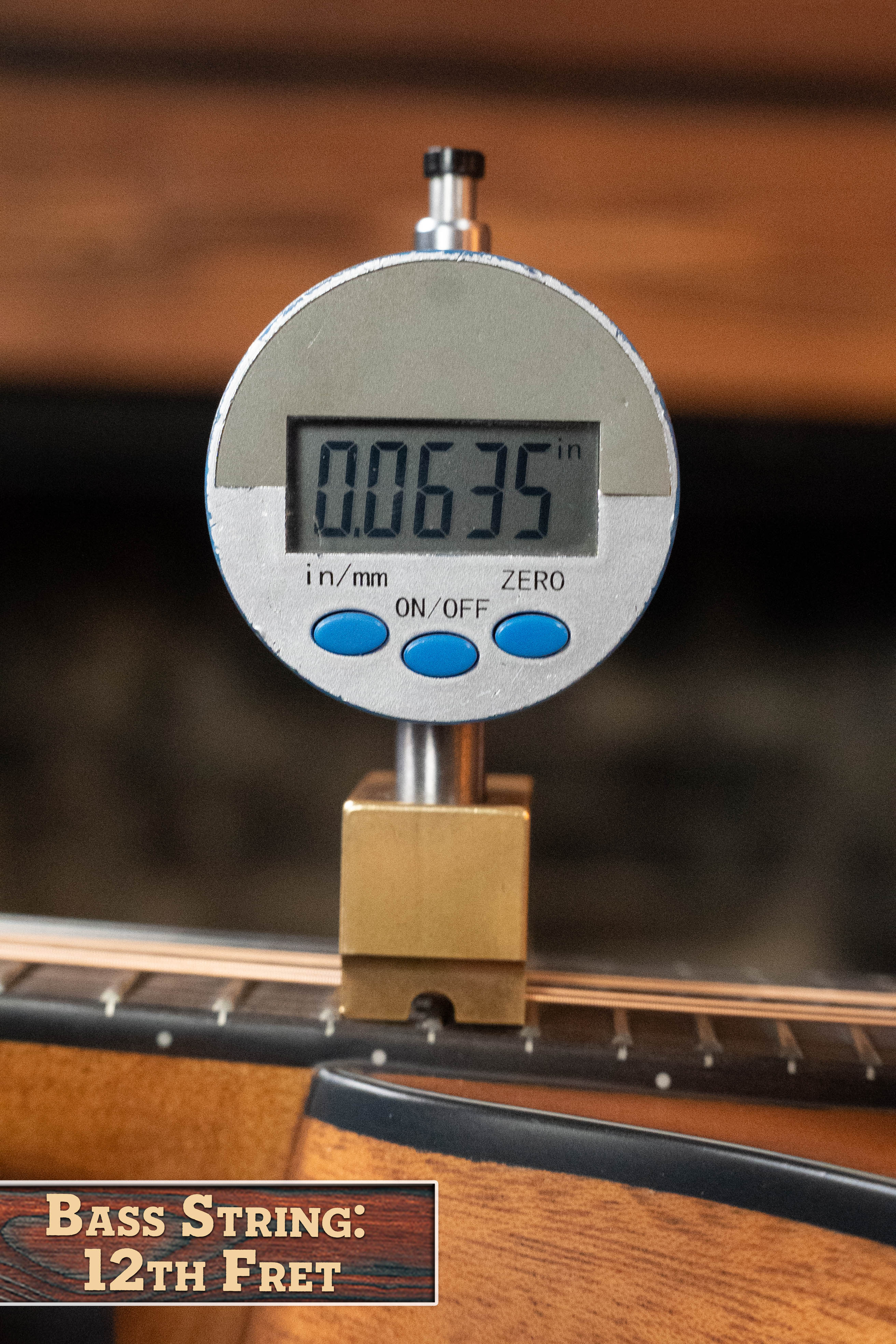 Eastman PCH-M104-GB Solid Spruce/Laminated Mahogany Goldburst Flattop A-Style Mandolin #0063