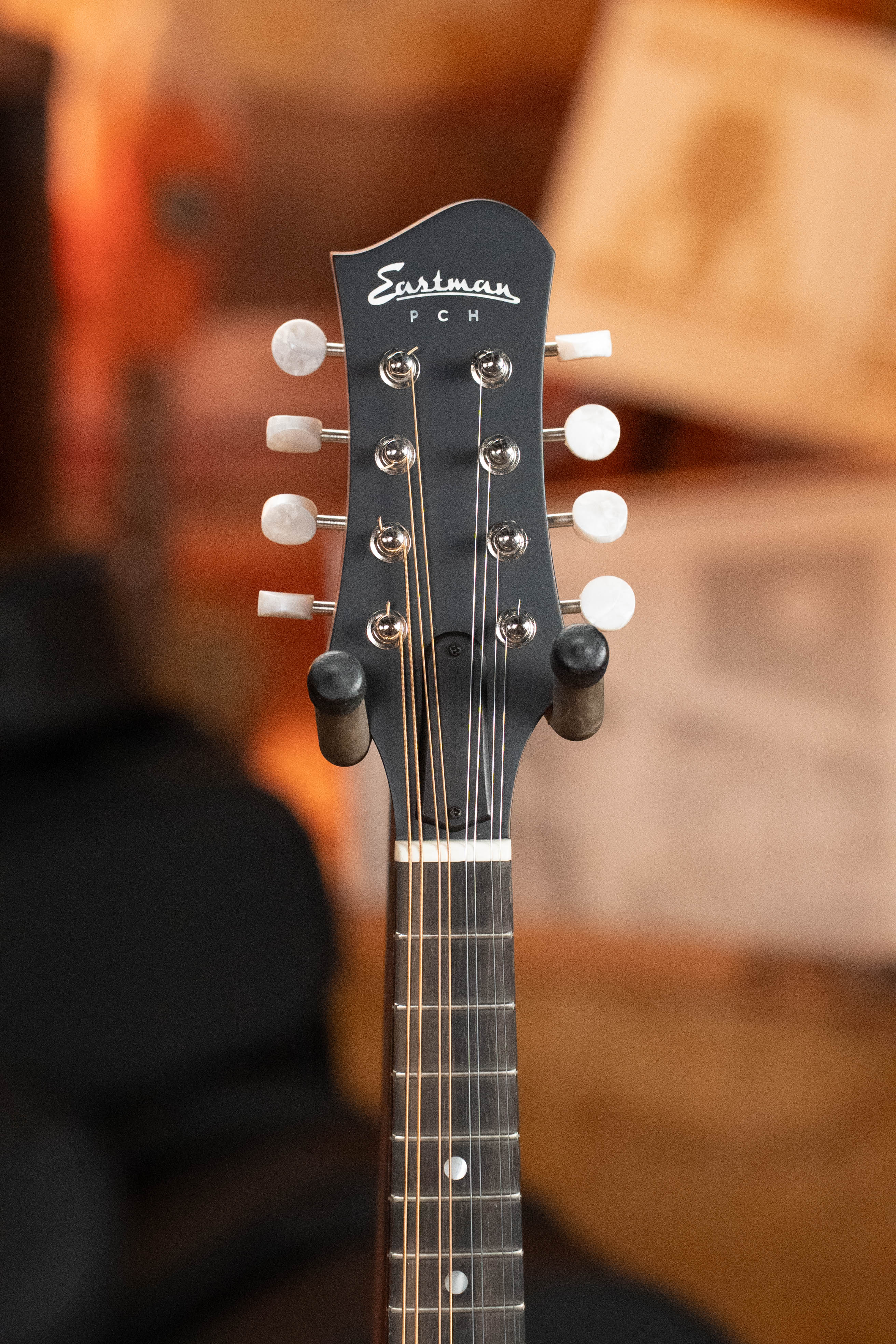 Eastman PCH-M104-GB Solid Spruce/Laminated Mahogany Goldburst Flattop A-Style Mandolin #0065