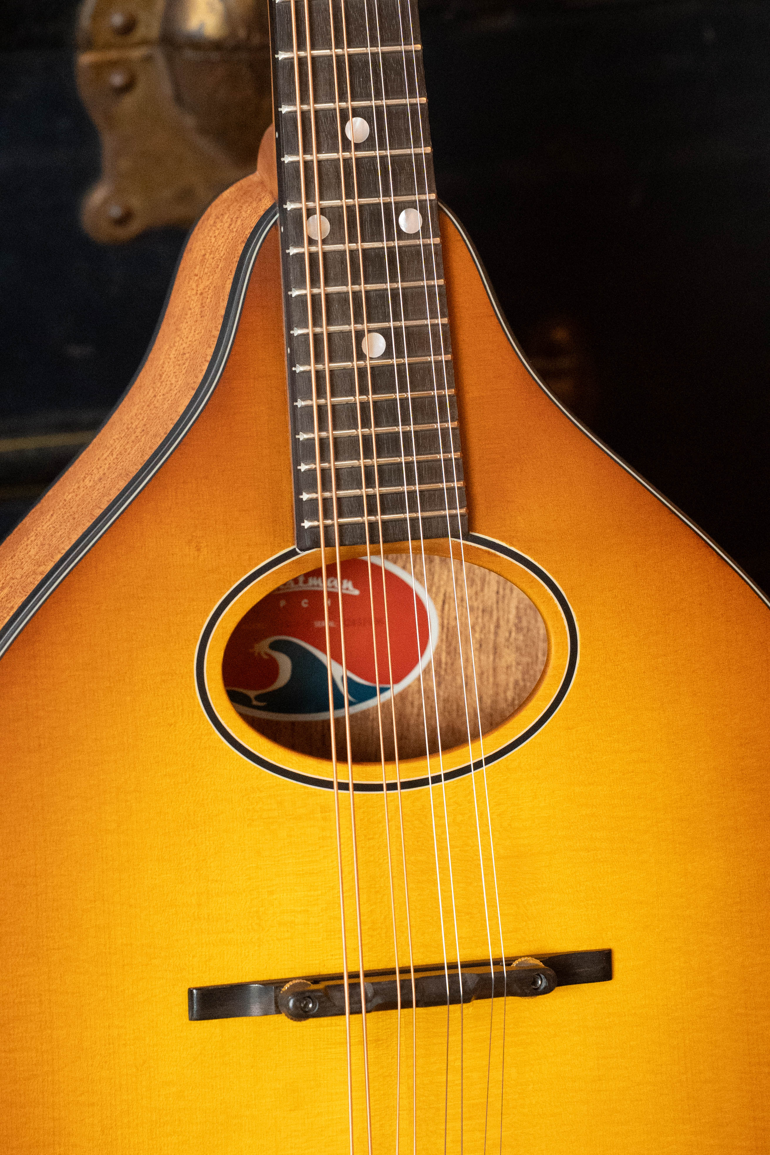 Eastman PCH-M104-GB Solid Spruce/Laminated Mahogany Goldburst Flattop A-Style Mandolin #1636