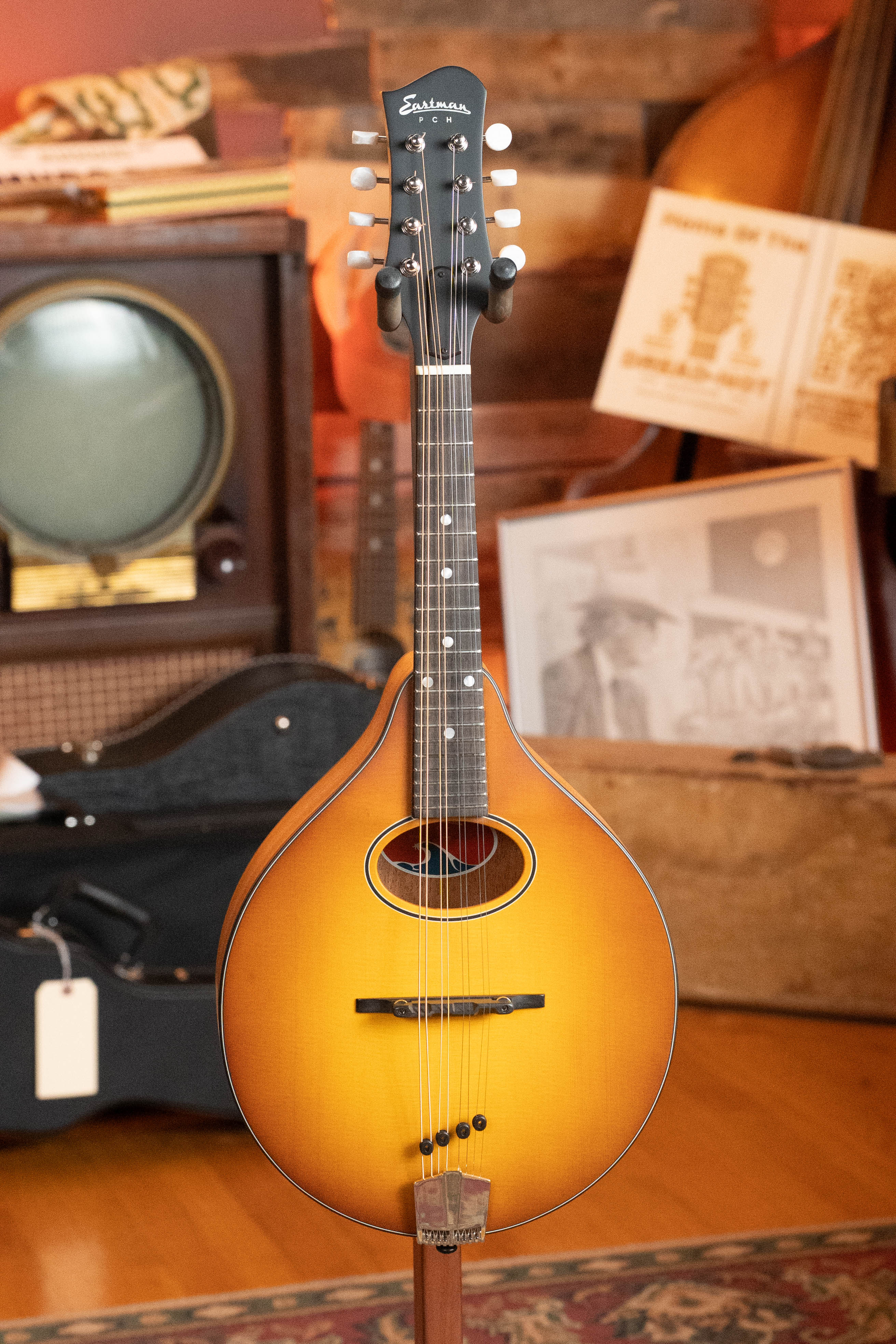 Eastman PCH-M104-GB Solid Spruce/Laminated Mahogany Goldburst Flattop A-Style Mandolin #1636