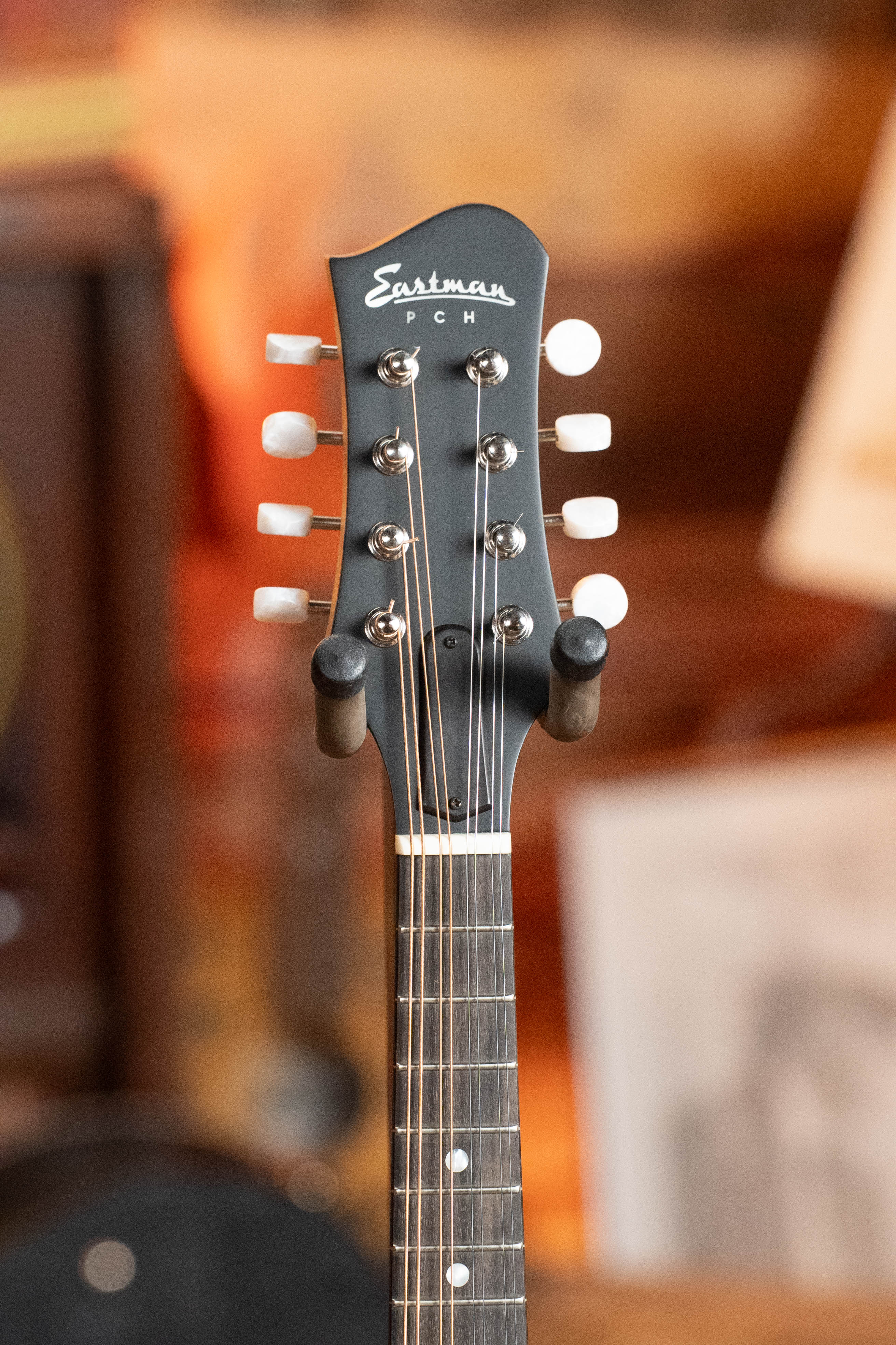 Eastman PCH-M104-GB Solid Spruce/Laminated Mahogany Goldburst Flattop A-Style Mandolin #1636