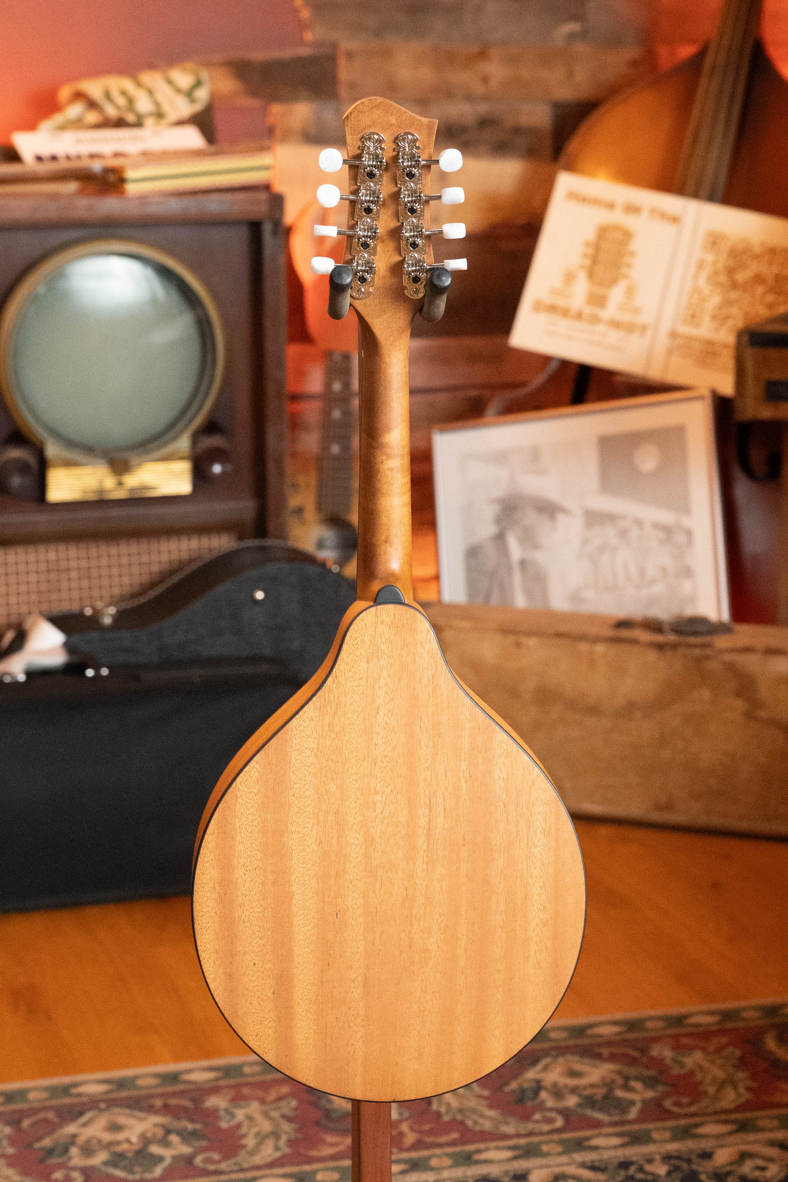 Eastman PCH-M104-GB Solid Spruce/Laminated Mahogany Goldburst Flattop A-Style Mandolin #1637