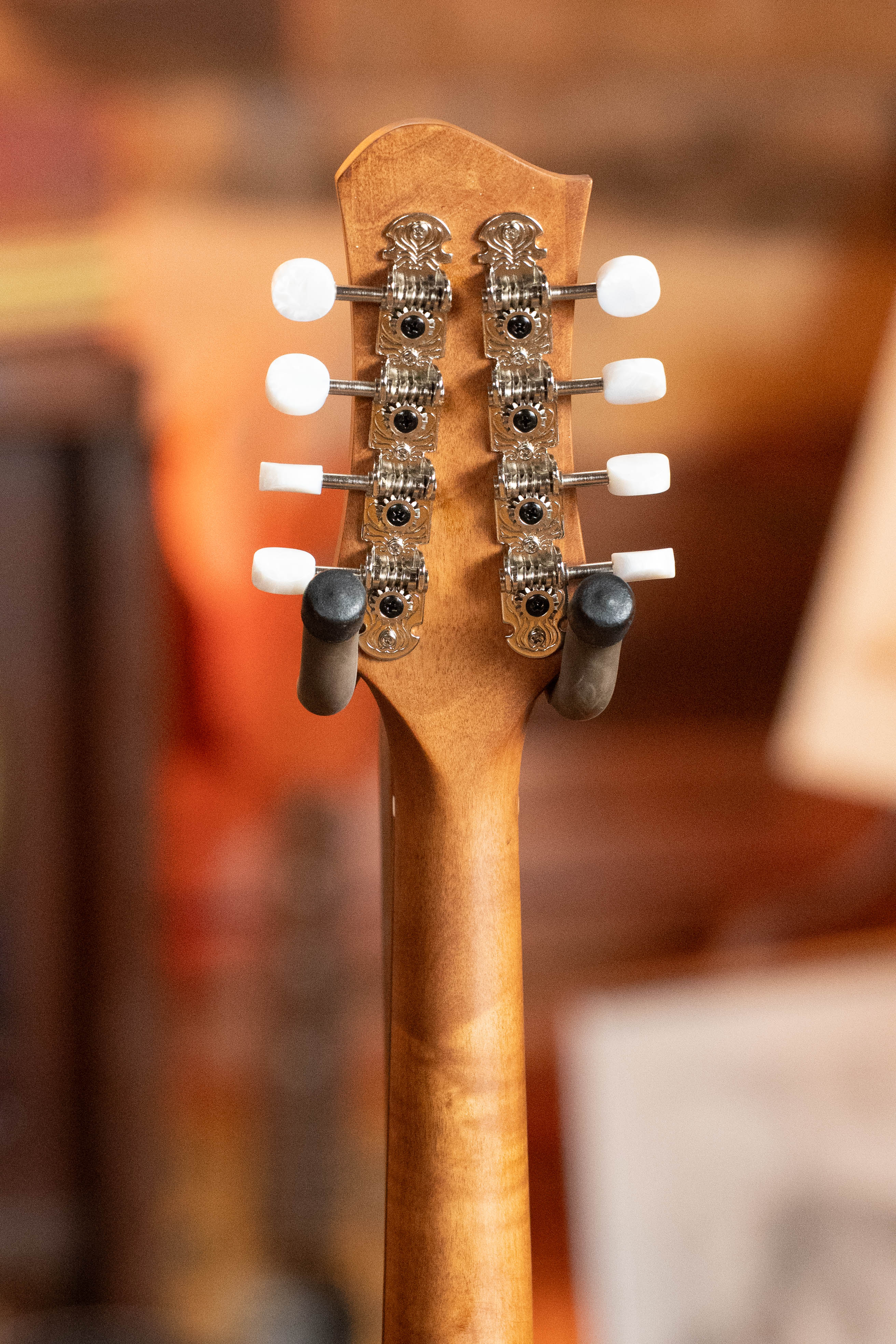 Eastman PCH-M104-GB Solid Spruce/Laminated Mahogany Goldburst Flattop A-Style Mandolin #1637