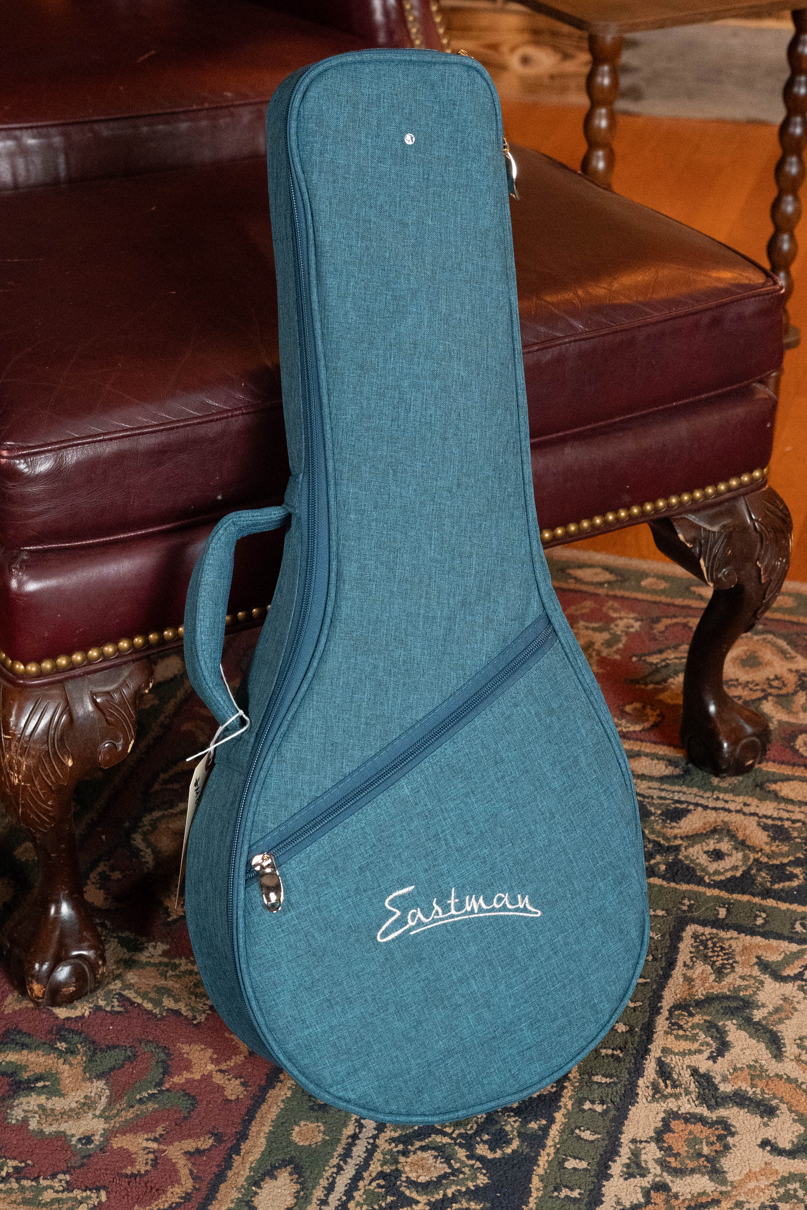 Eastman PCH-M104-GB Solid Spruce/Laminated Mahogany Goldburst Flattop A-Style Mandolin #1637