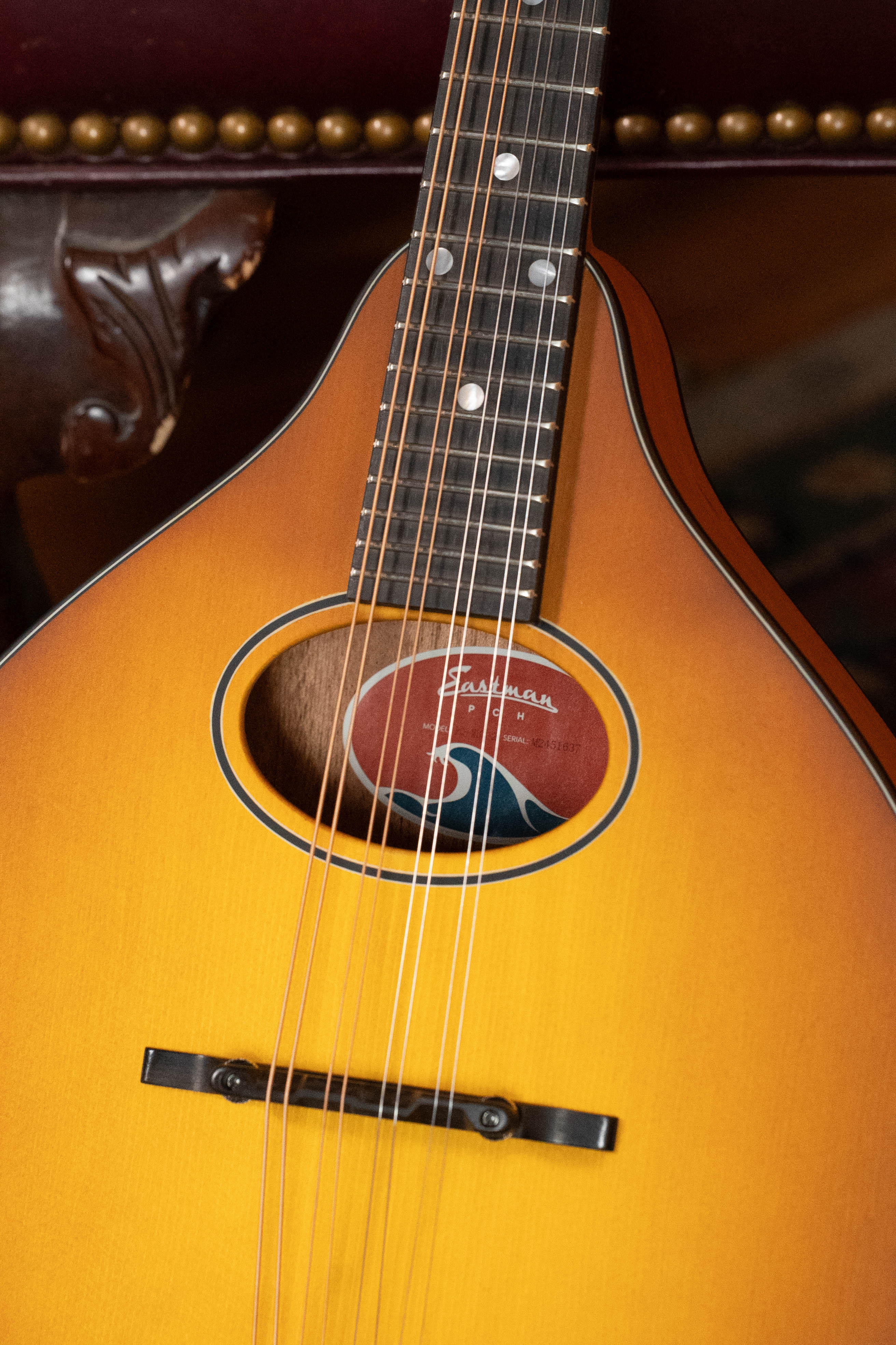 Eastman PCH-M104-GB Solid Spruce/Laminated Mahogany Goldburst Flattop A-Style Mandolin #1637