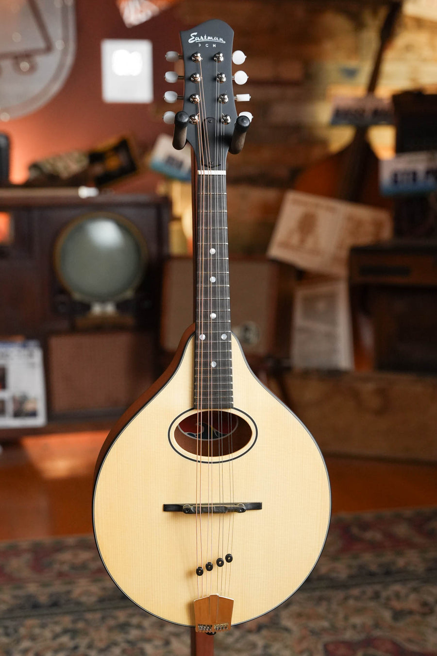 Eastman PCH-M104-NAT Natural Flattop A-Style Mandolin #0633