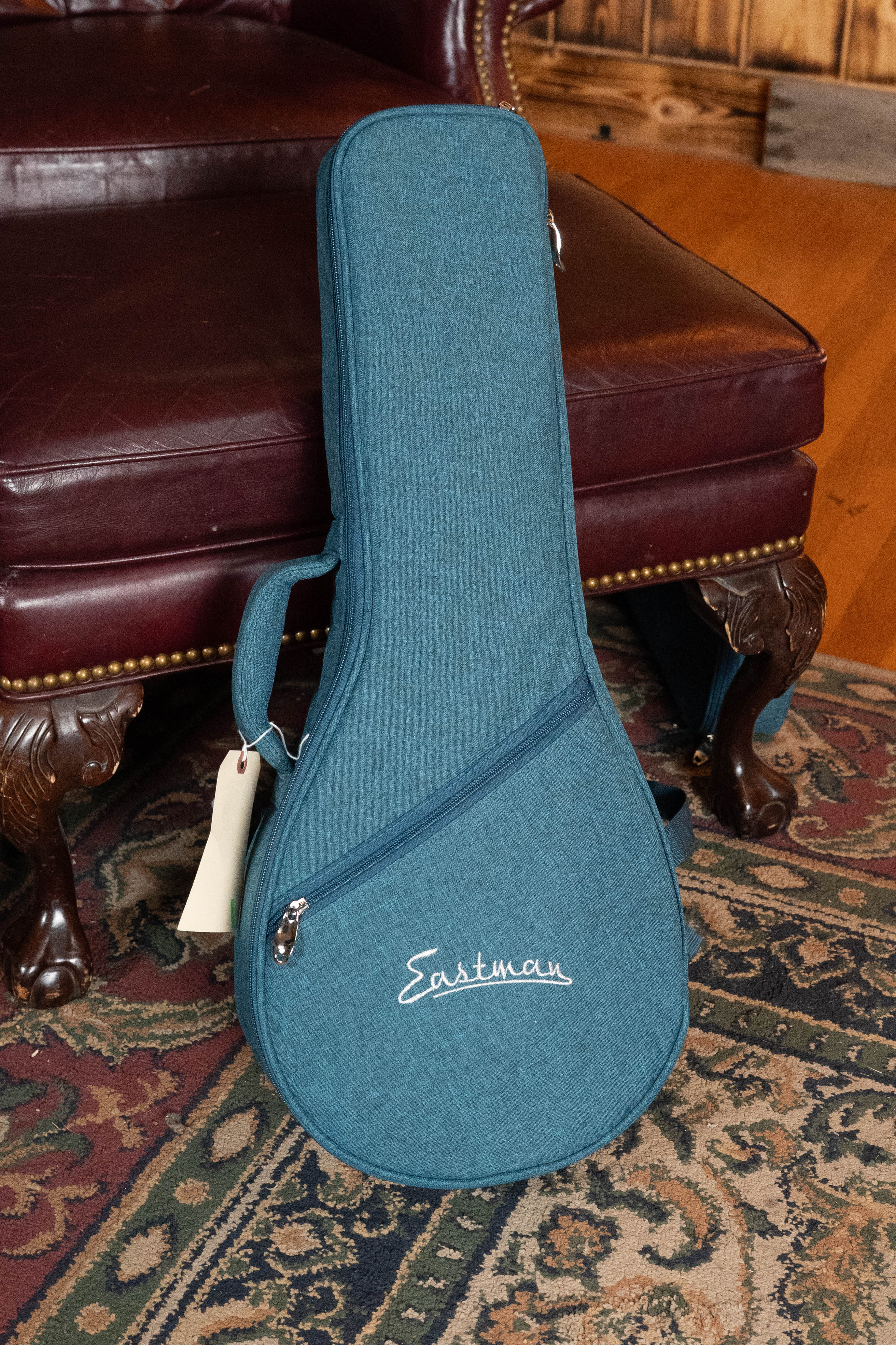 Eastman PCH-M104-NAT Solid Spruce/Laminated Mahogany Natural Flattop A-Style Mandolin #1151