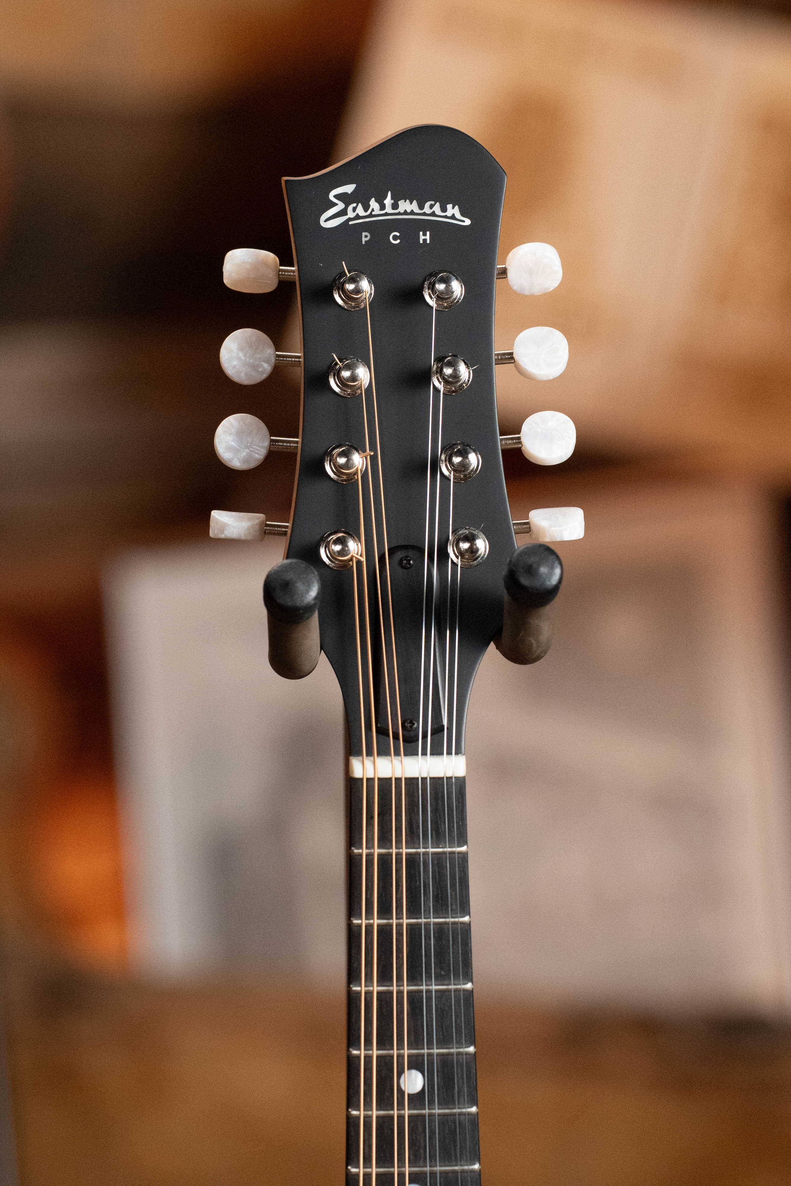 Eastman PCH-M104-NAT Solid Spruce/Laminated Mahogany Natural Flattop A-Style Mandolin #1151