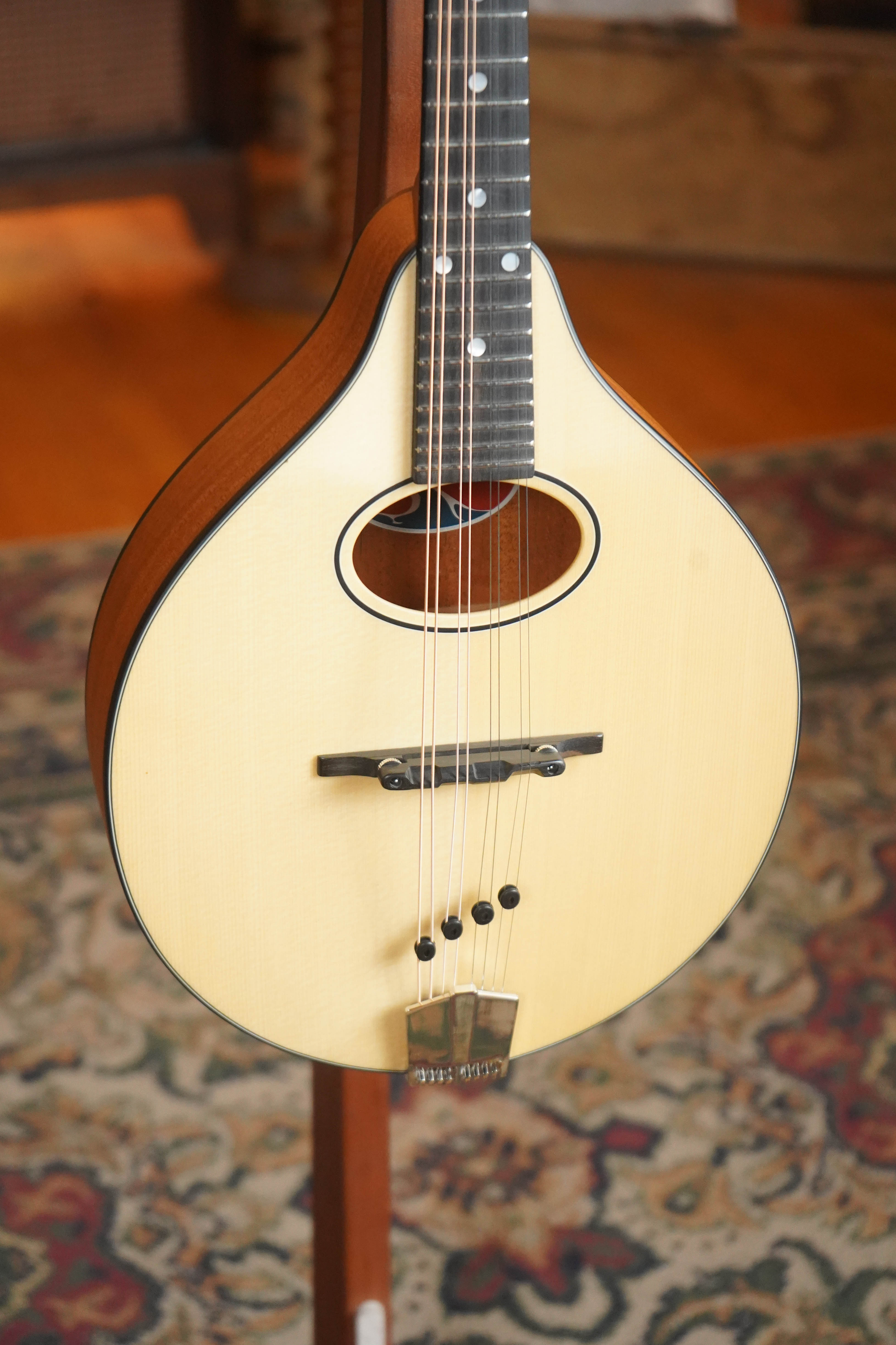Eastman PCH-M104-NAT Solid Spruce/Laminated Mahogany Natural Flattop A-Style Mandolin #1187