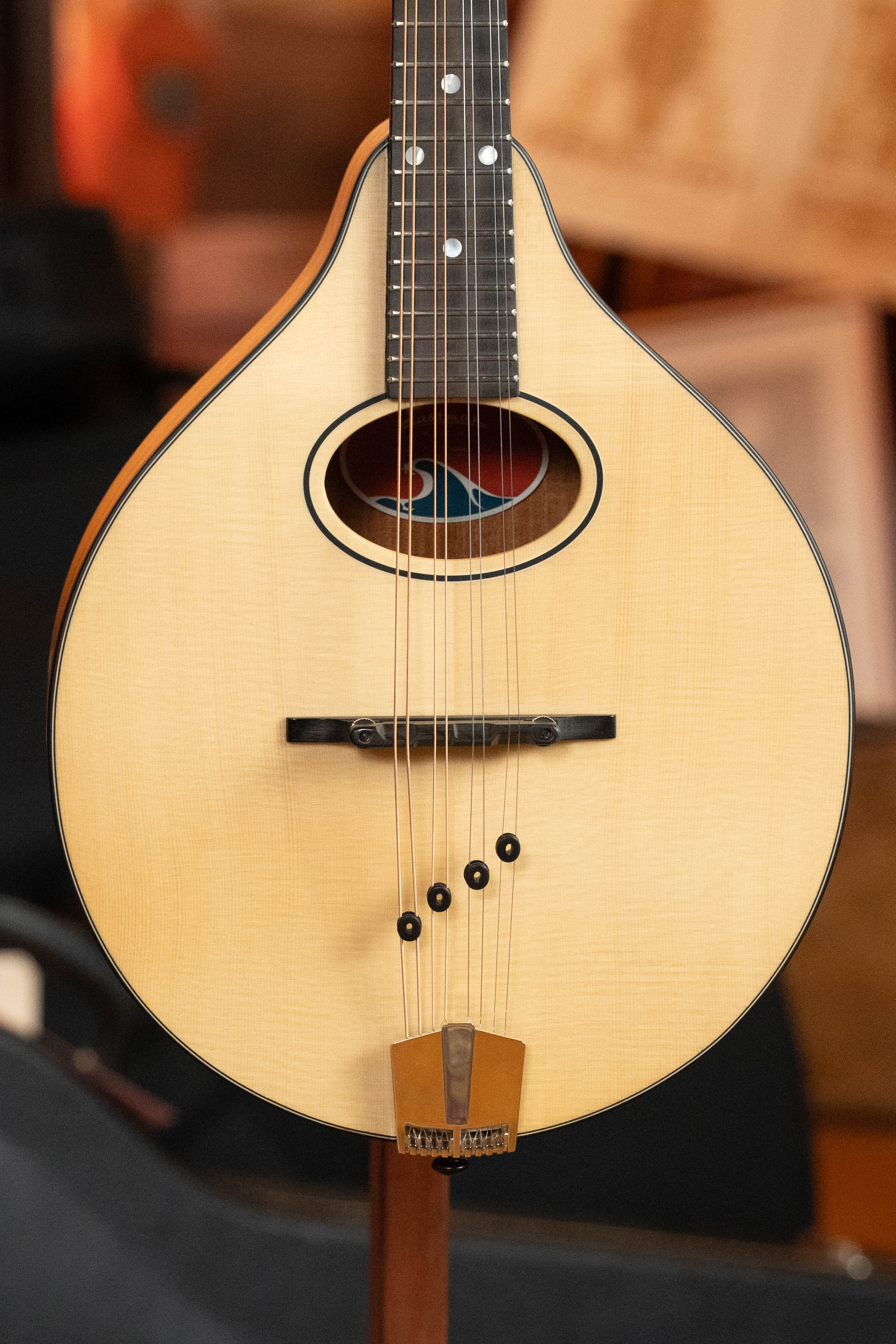 Eastman PCH-M104-NAT Solid Spruce/Laminated Mahogany Natural Flattop A-Style Mandolin #1234