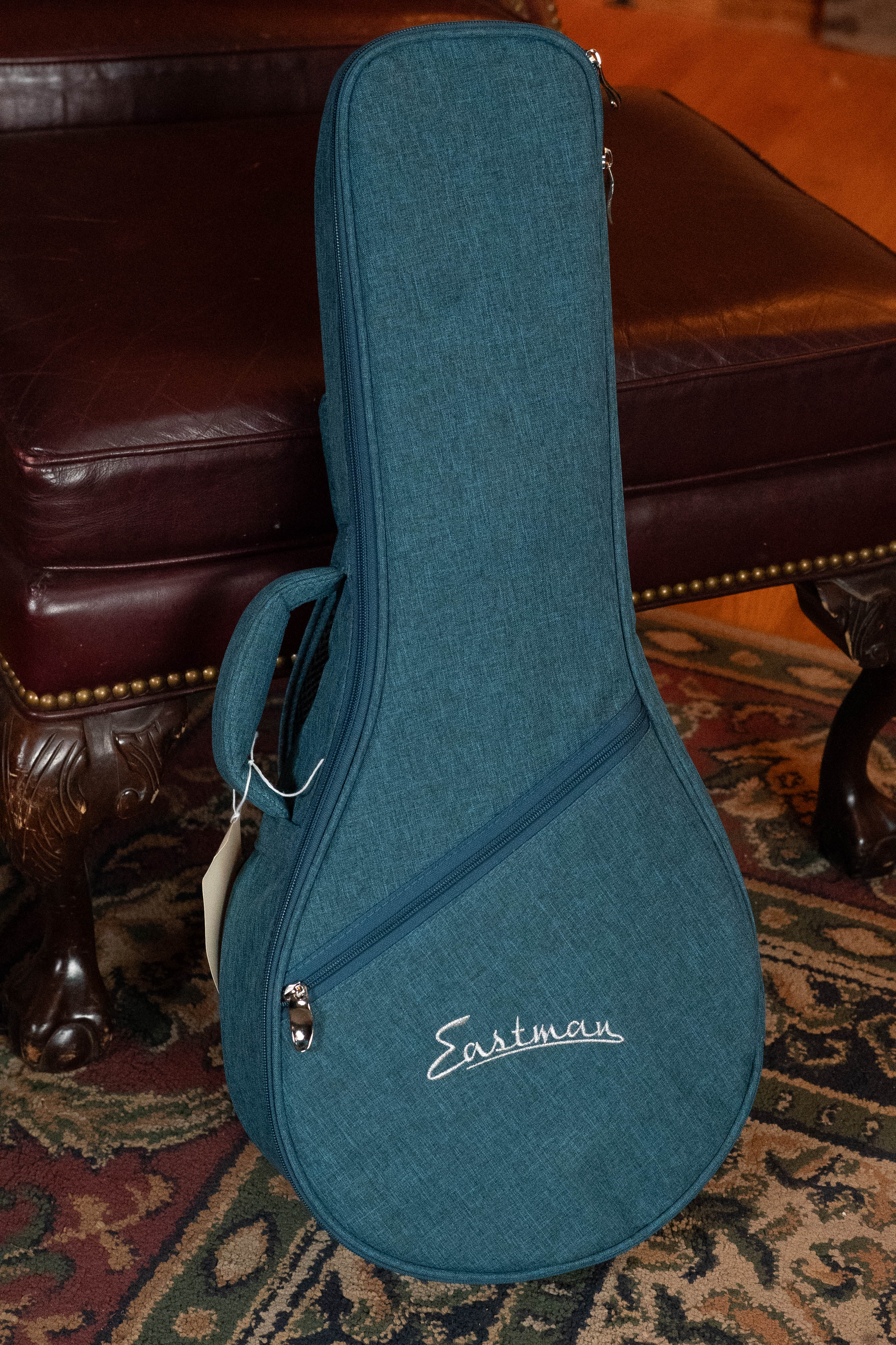 Eastman PCH-M104-NAT Solid Spruce/Laminated Mahogany Natural Flattop A-Style Mandolin #1236