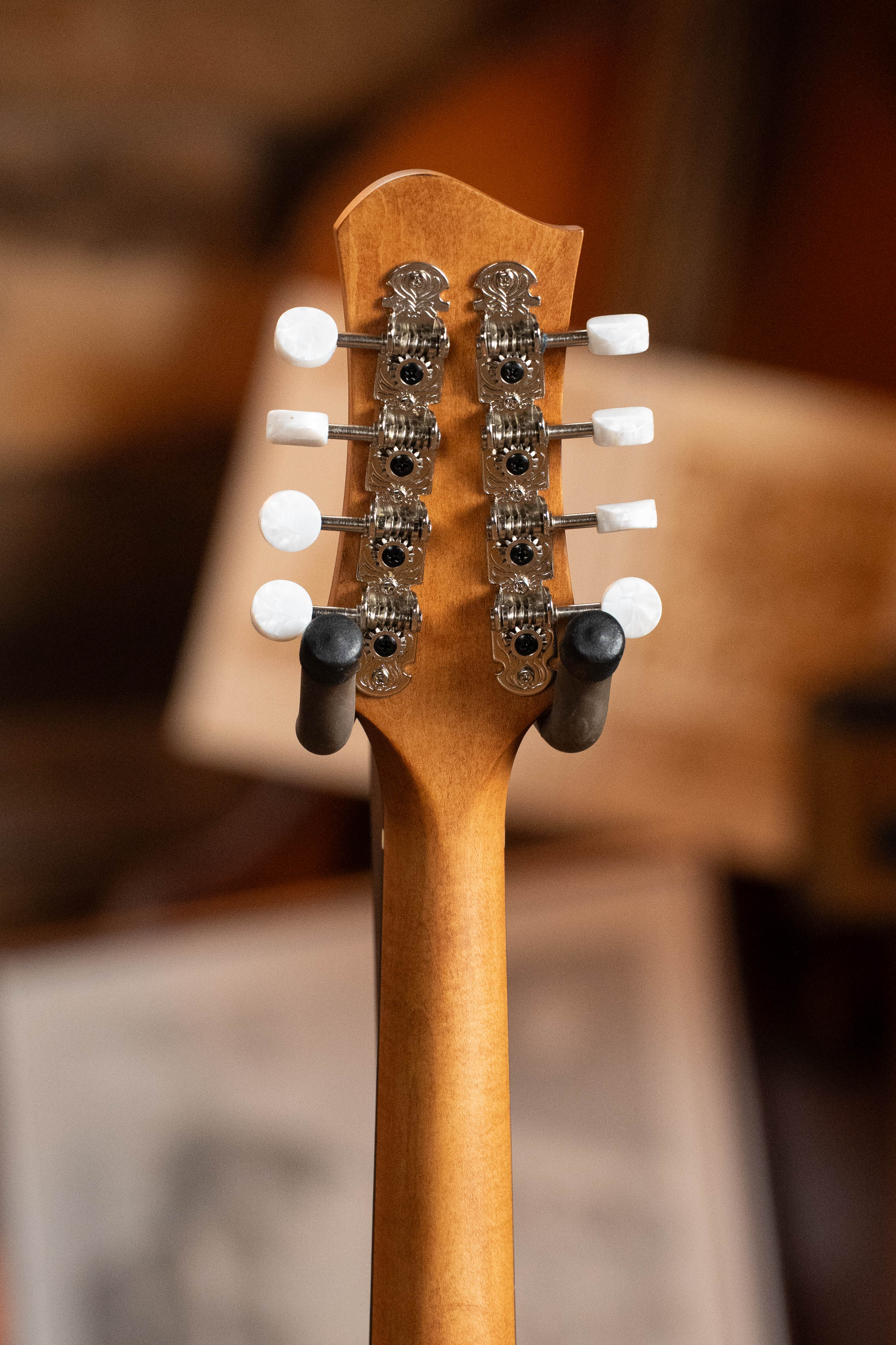 Eastman PCH-M104-NAT Solid Spruce/Laminated Mahogany Natural Flattop A-Style Mandolin #1238