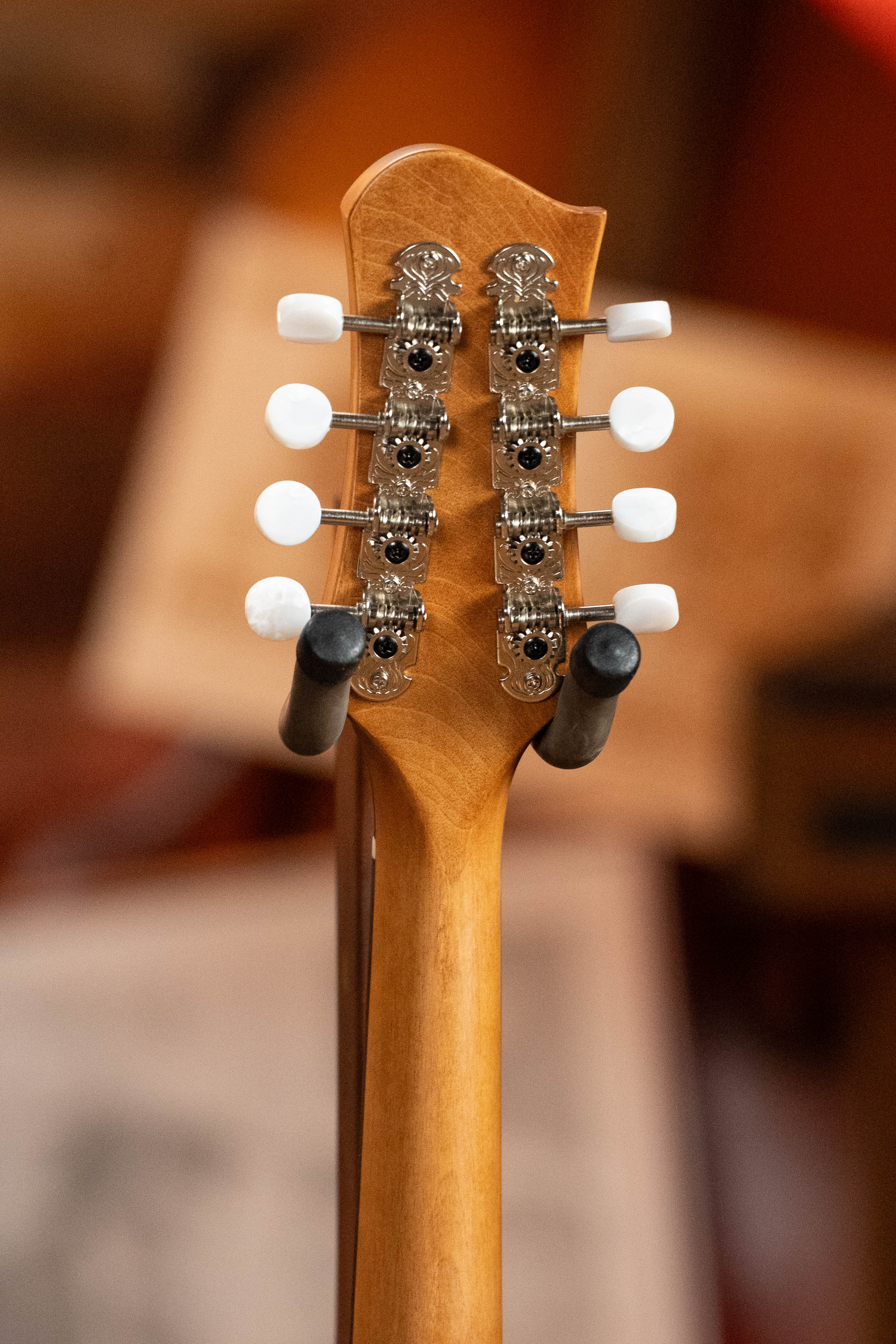 Eastman PCH-M104-NAT Solid Spruce/Laminated Mahogany Natural Flattop A-Style Mandolin #1239