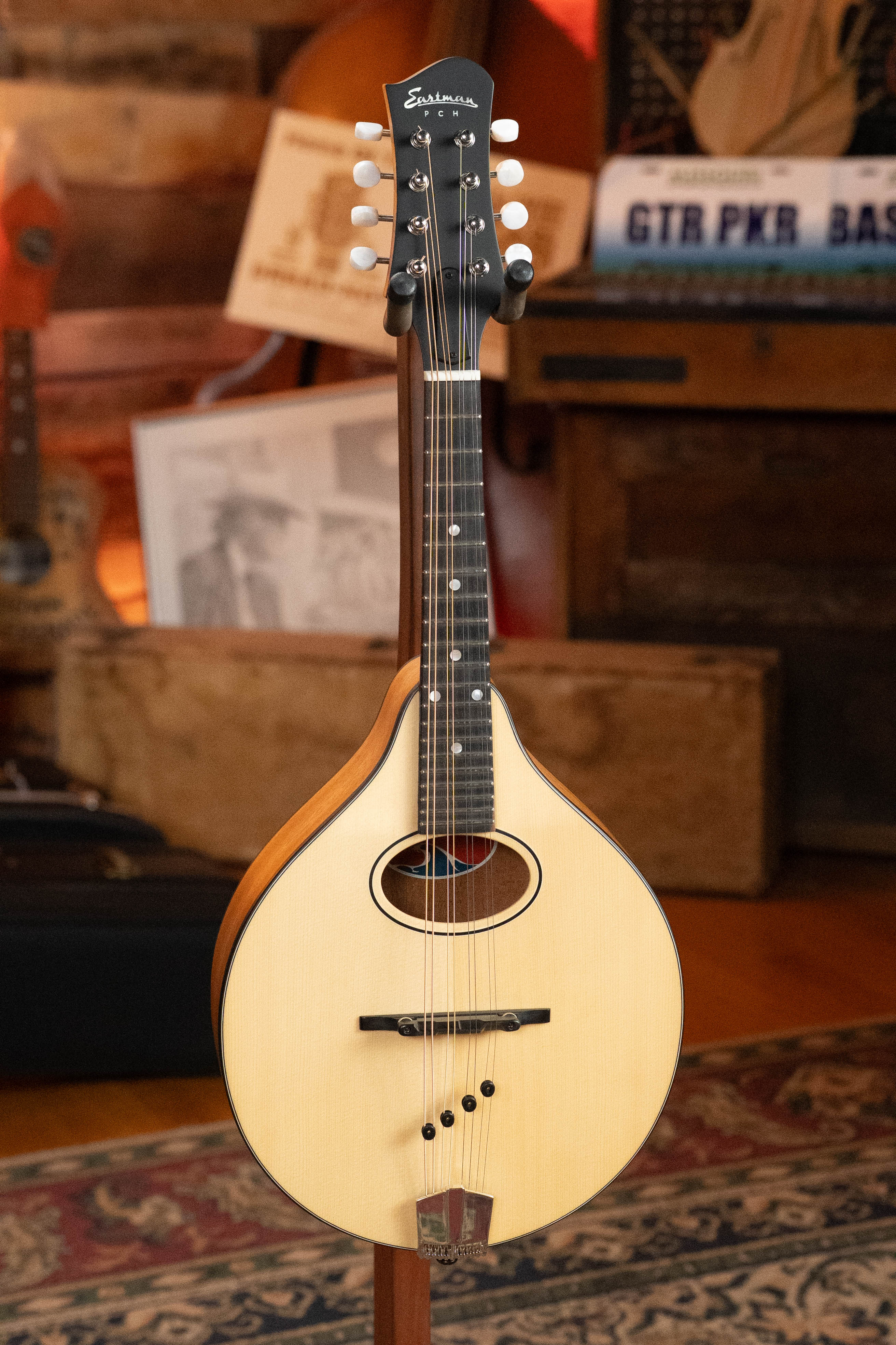 Eastman PCH-M104-NAT Solid Spruce/Laminated Mahogany Natural Flattop A-Style Mandolin #1239