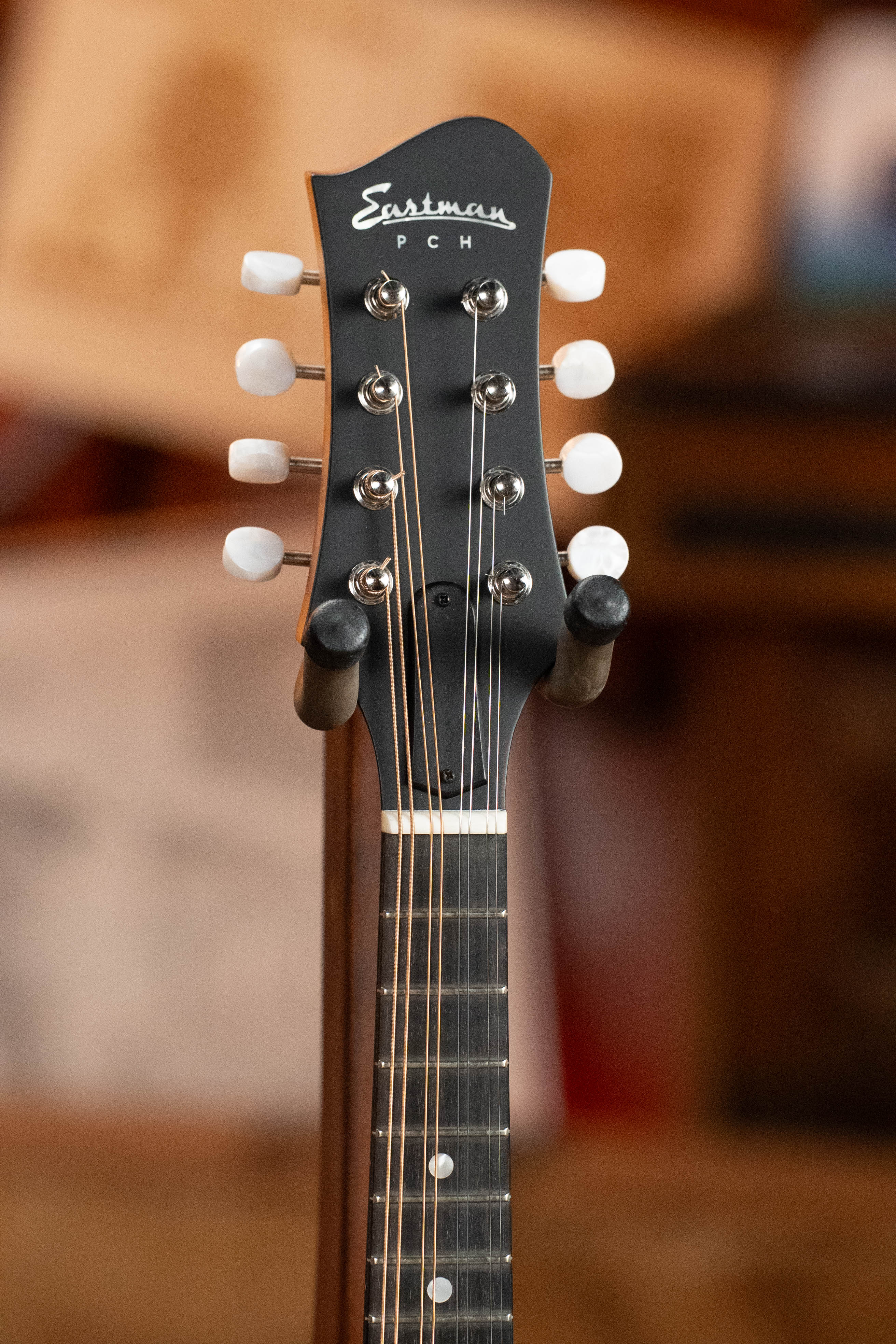 Eastman PCH-M104-NAT Solid Spruce/Laminated Mahogany Natural Flattop A-Style Mandolin #1239