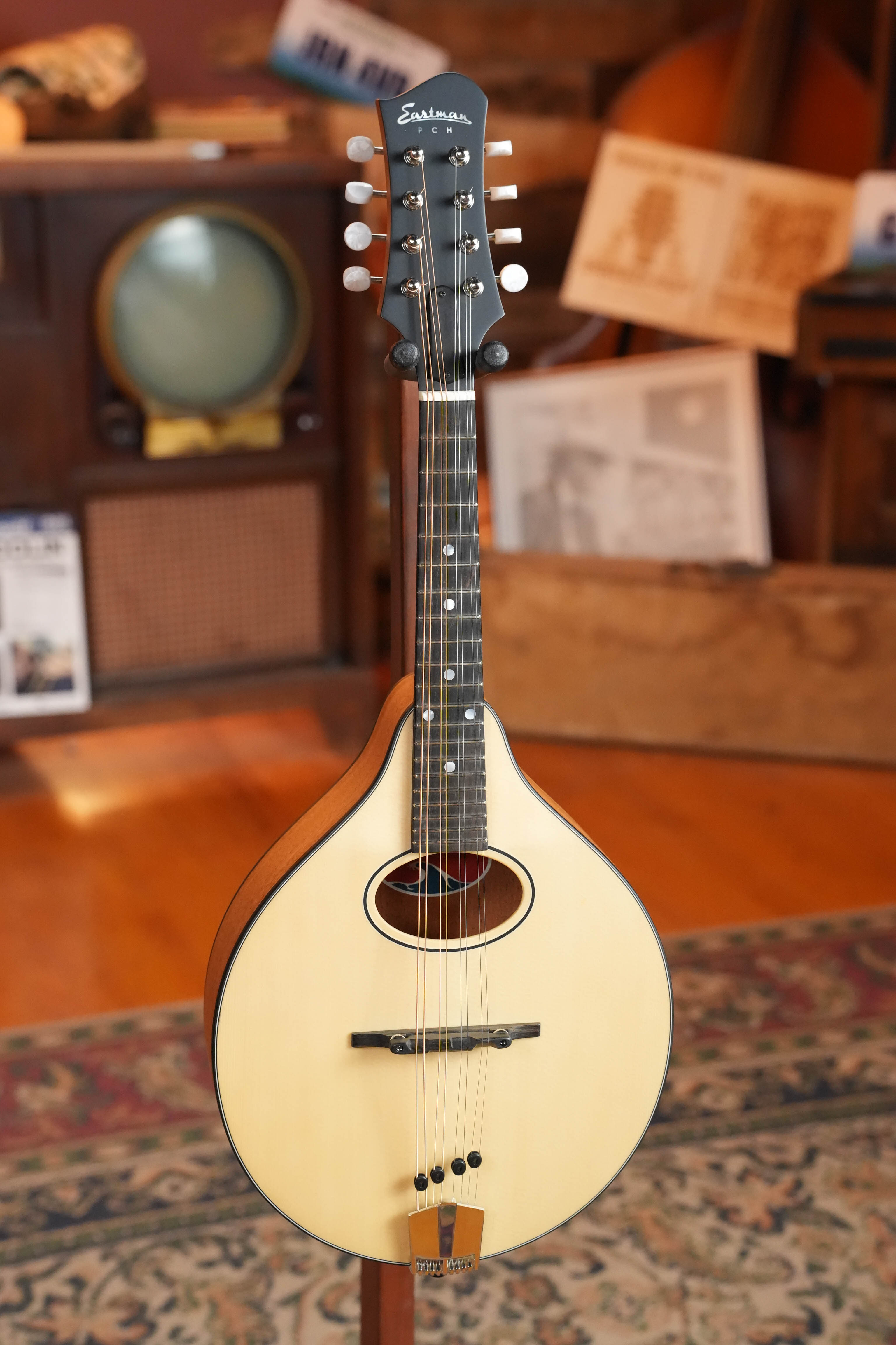Eastman PCH-M104-NAT Solid Spruce/Laminated Mahogany Natural Flattop A-Style Mandolin #1890