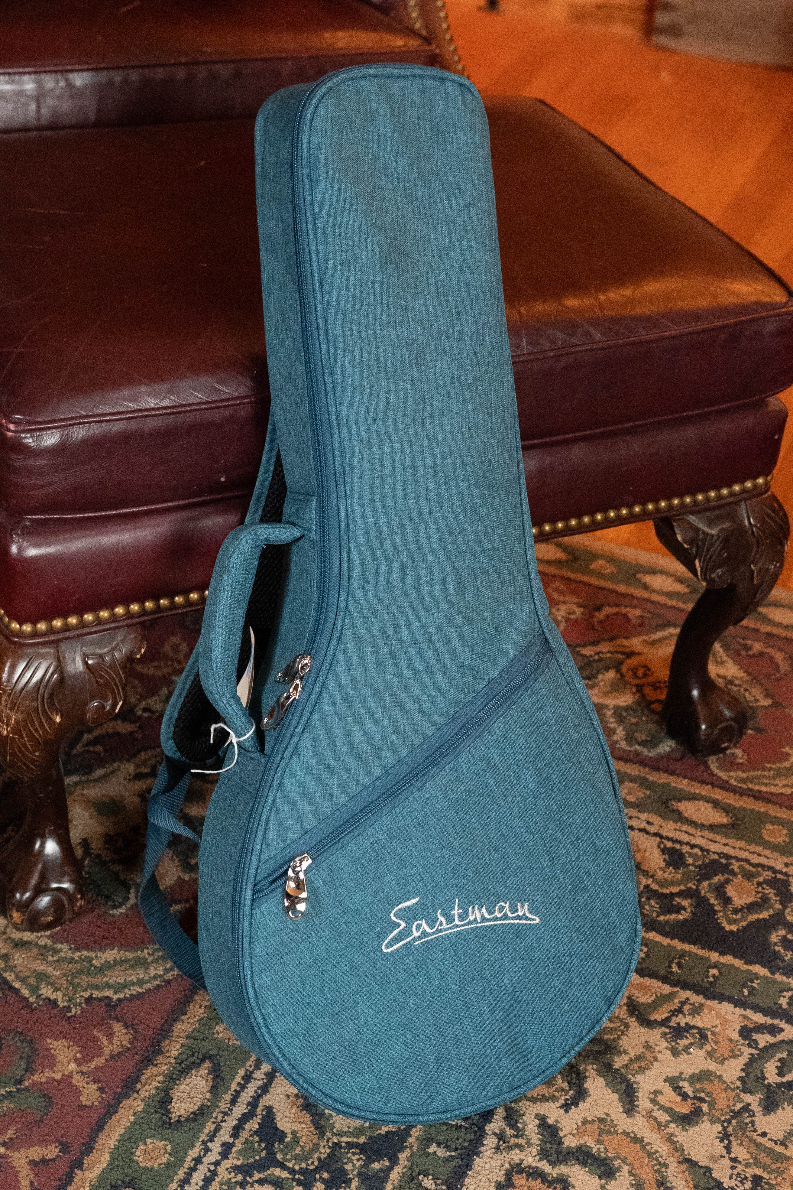 Eastman PCH-M104 Solid Spruce/Laminated Mahogany Flattop A-Style Mandolin #1520