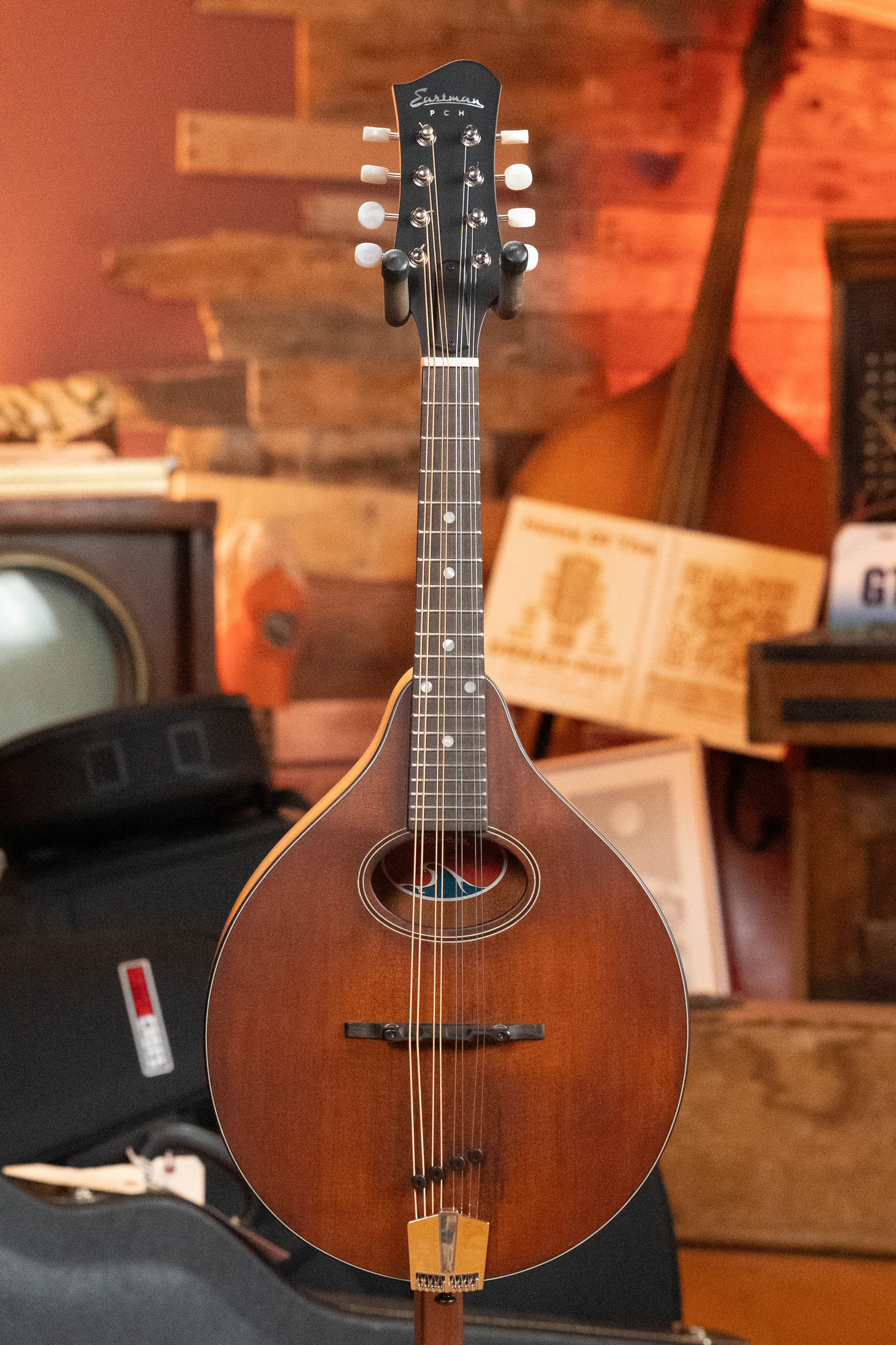 Eastman PCH-M104 Solid Spruce/Laminated Mahogany Flattop A-Style Mandolin #1520