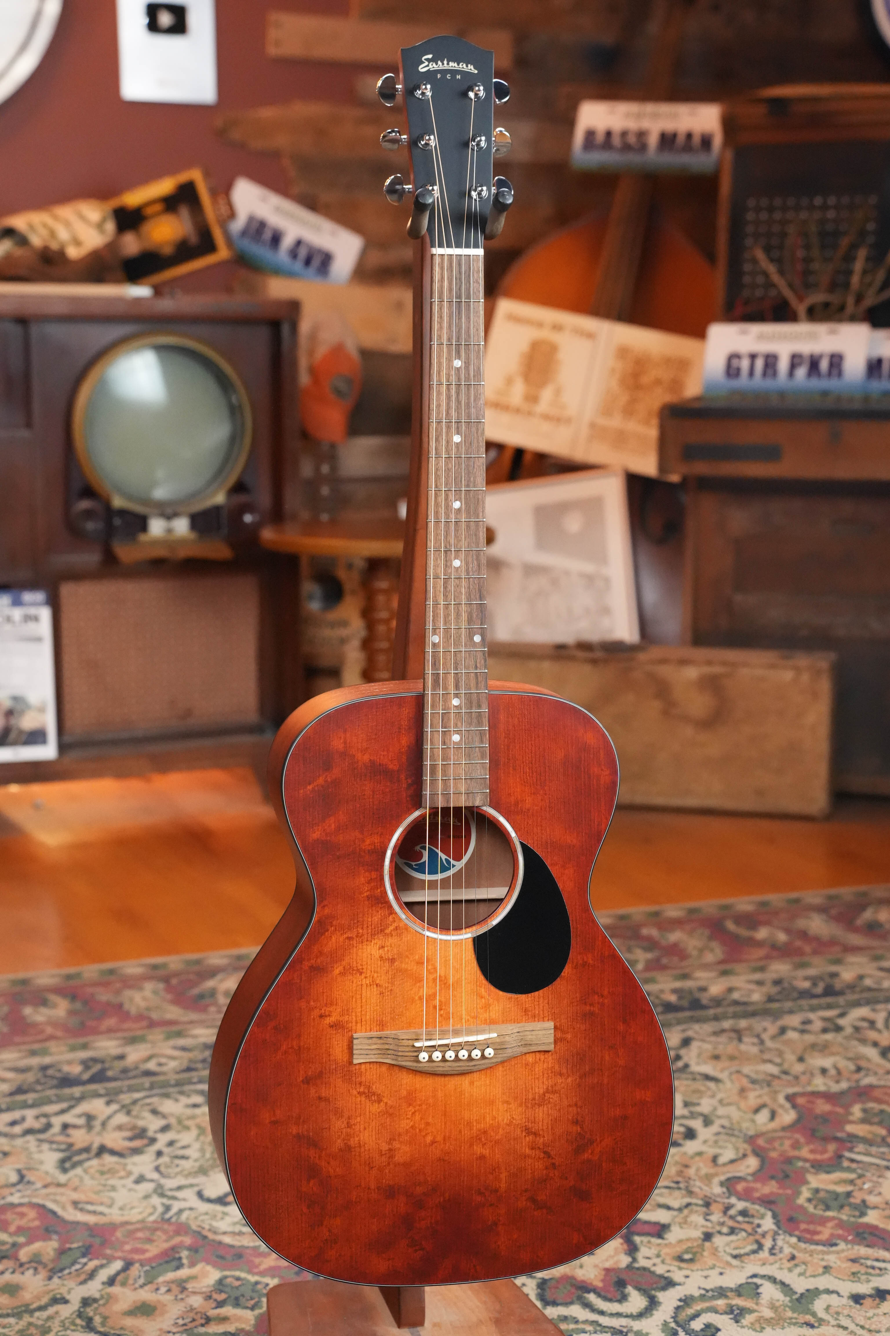 Eastman PCH1-OM-CLA Thermo-Cured Sitka/Laminated Sapele Classic Finish Orchestra Model Acoustic Guitar #8356
