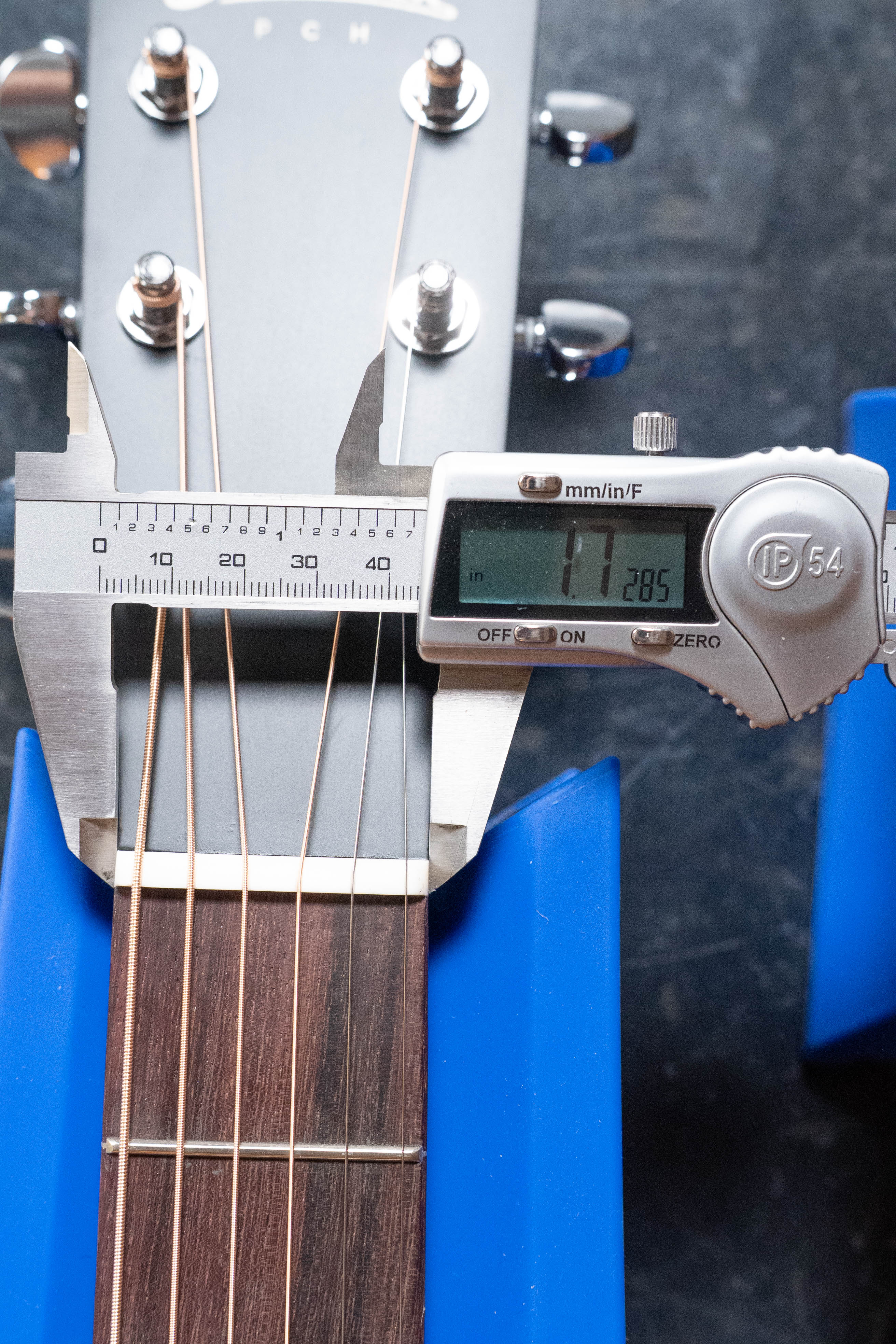 Eastman PCH2-GACE Solid Thermo-Cured Sitka/Laminated Rosewood Grand Auditorium Cutaway Guitar w/Fishman Pickup #5399