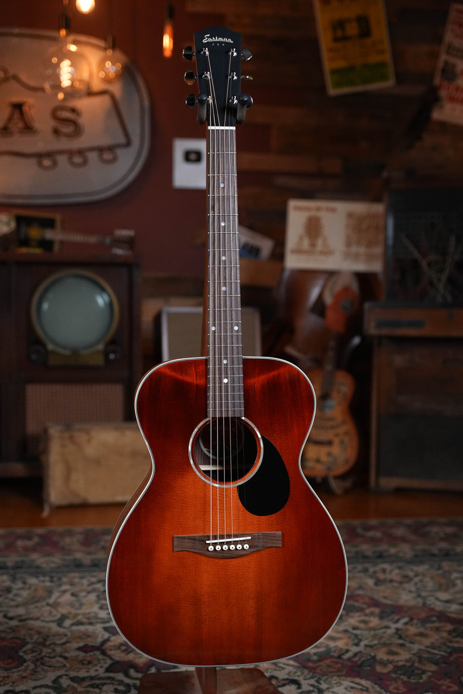 Eastman PCH2-OM-CLA Classic Finish Orchestra Model Acoustic Guitar #0482