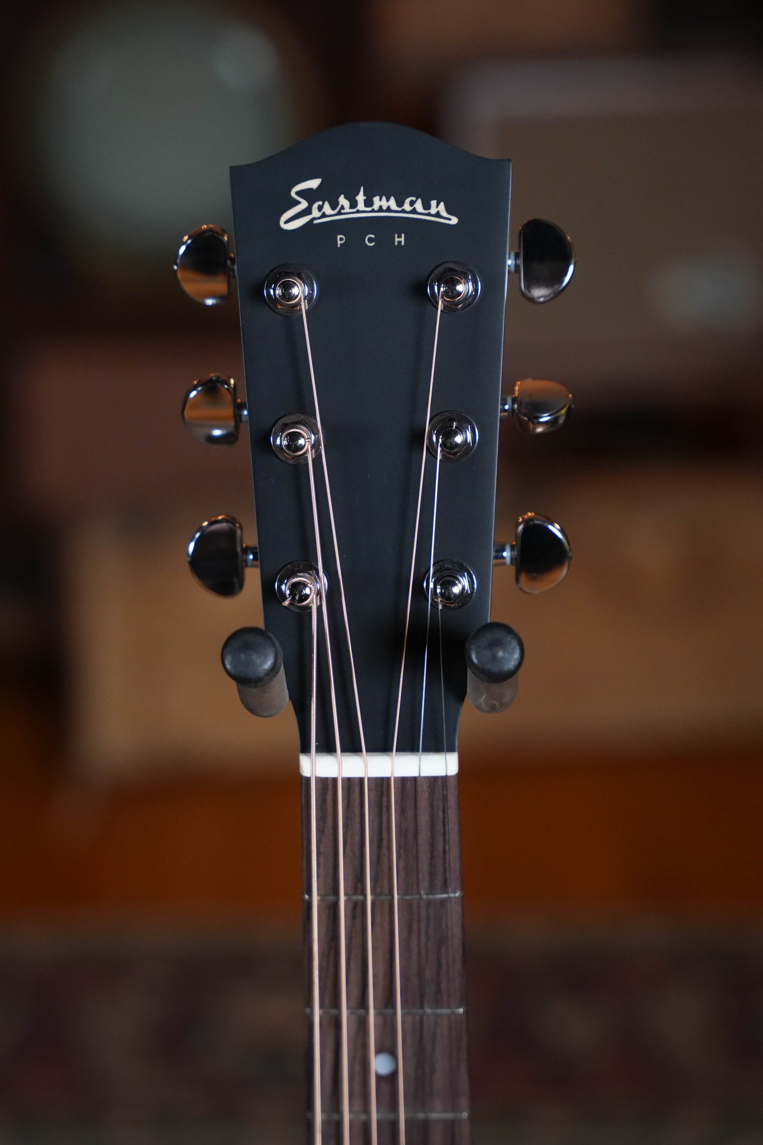 Eastman PCH2-OM-CLA Classic Finish Orchestra Model Acoustic Guitar #0482