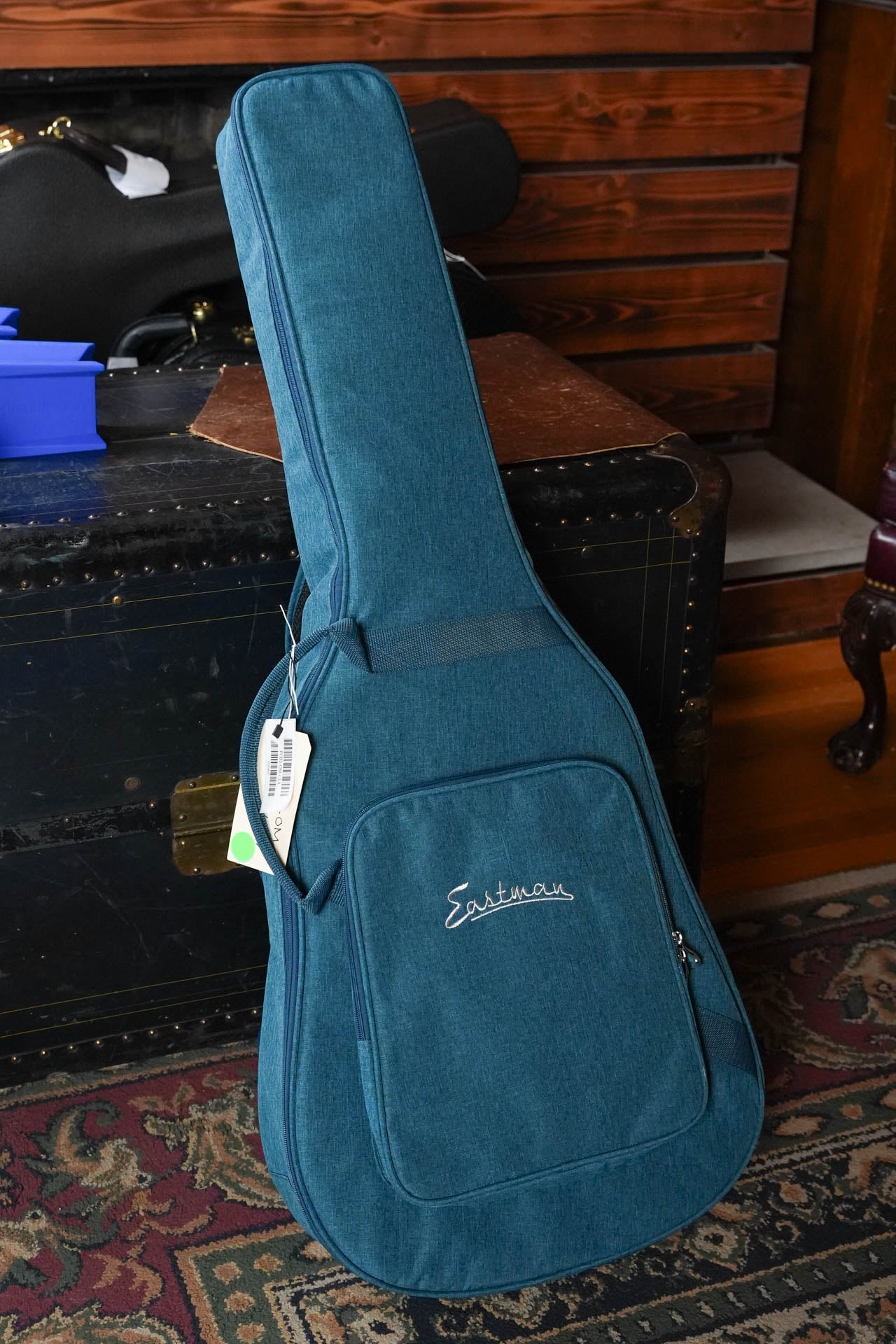 Eastman PCH2-OM-CLA Classic Finish Orchestra Model Acoustic Guitar #4827