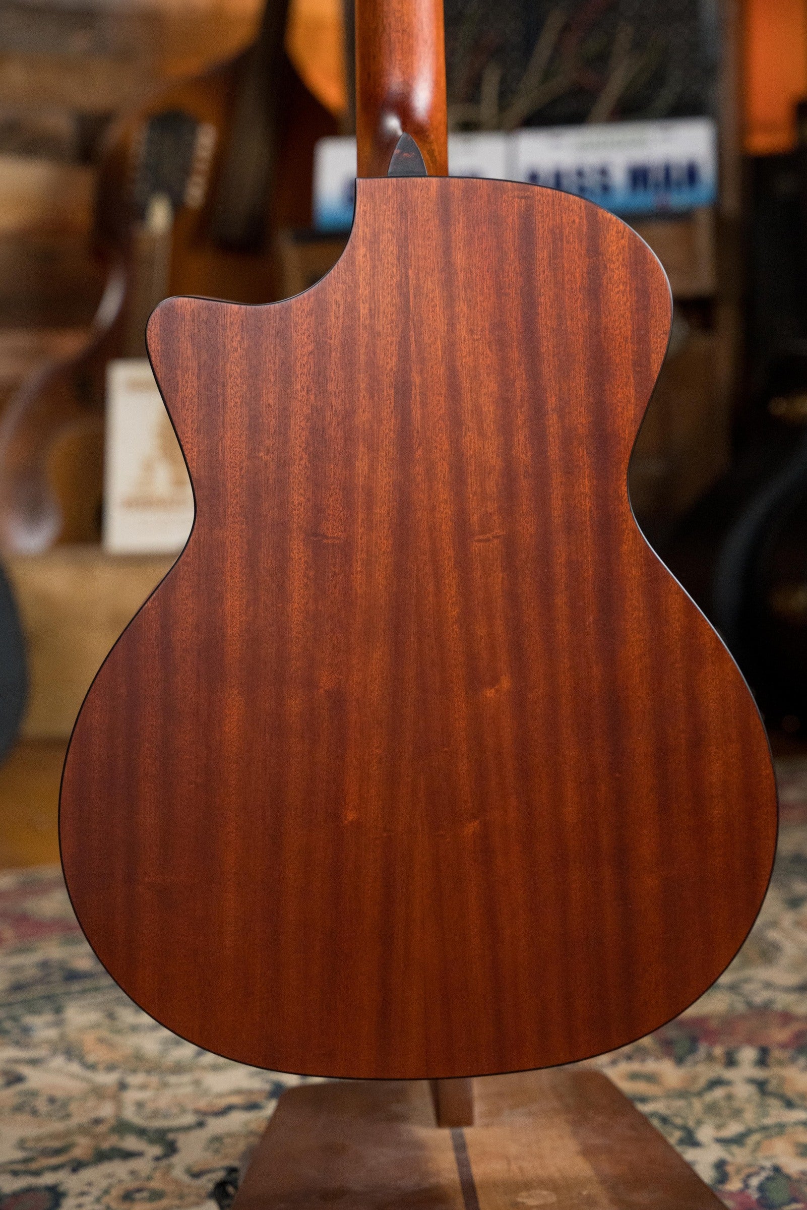 Eastman AC122-1CE-CLA Sitka/Sapele Classic Finish Grand Auditorium Cutaway Guitar w/Fishman Pickup #2015