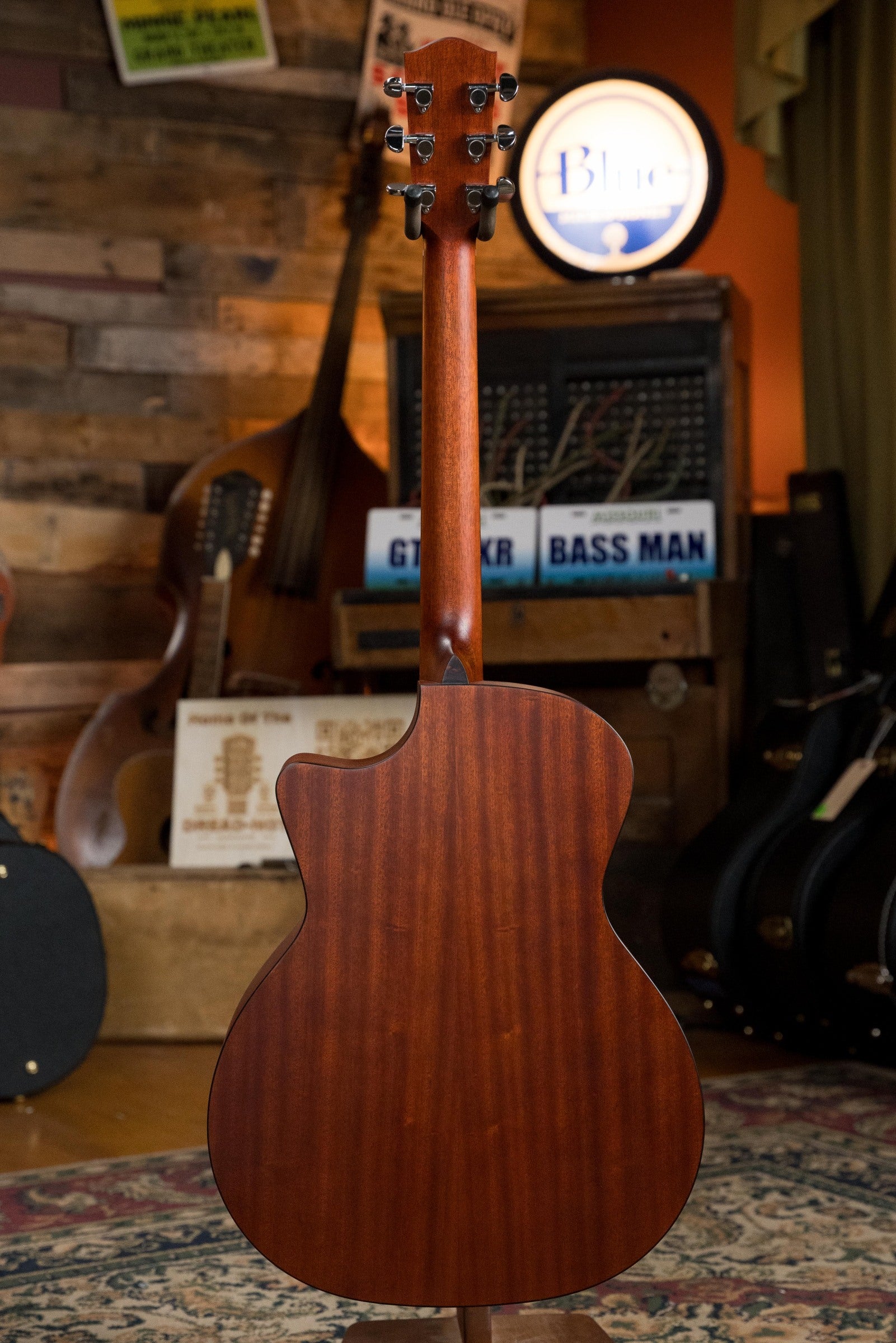 Eastman AC122-1CE-CLA Sitka/Sapele Classic Finish Grand Auditorium Cutaway Guitar w/Fishman Pickup #2015