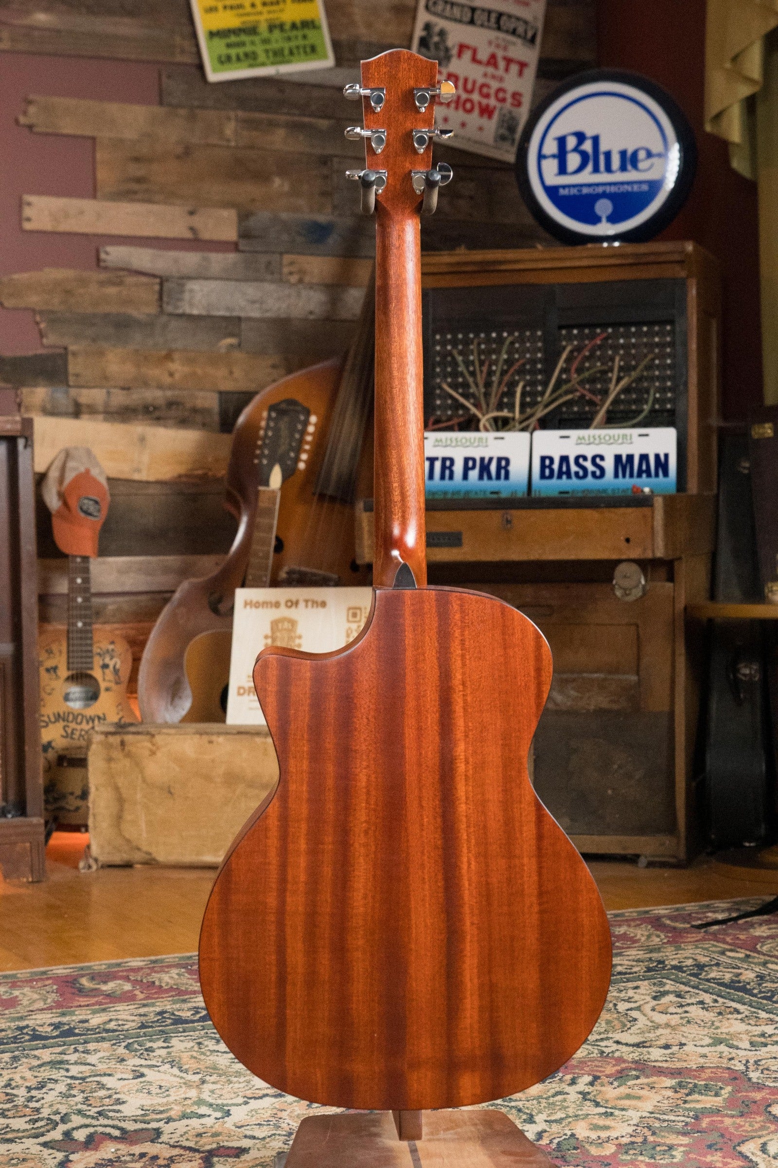 Eastman AC122-1CE-CLA Sitka/Sapele Classic Finish Grand Auditorium Cutaway Guitar w/Fishman Pickup #9246