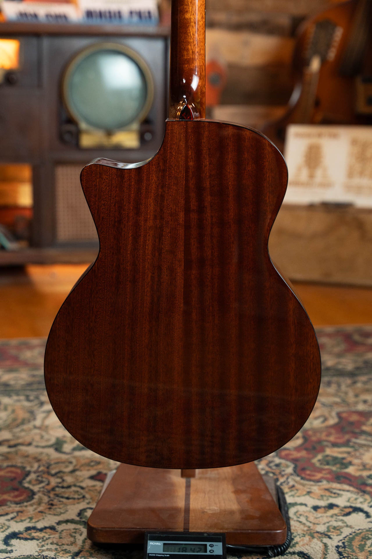 Eastman AC122-1CE-DLX Sitka/Sapele Cutaway Grand Auditorium Guitar w/Fishman Electronics #0625