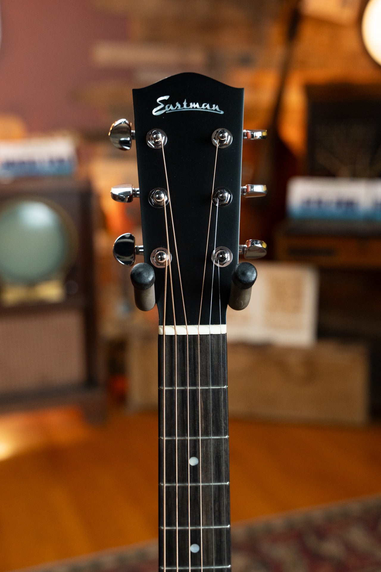 Eastman AC122-1CE Sitka/Sapele Cutaway Grand Auditorium Guitar w/Fishman Pickup #0998