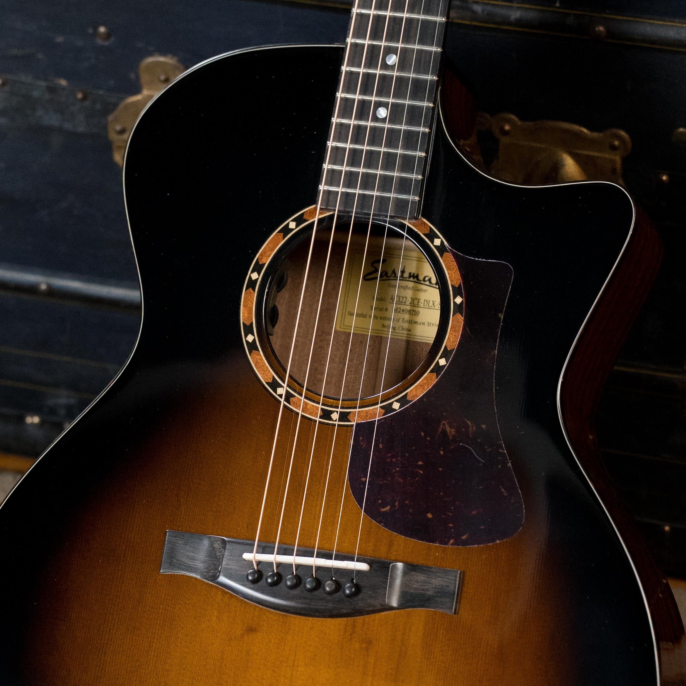 Eastman AC122-2CE-DLX-SB Cedar/Sapele Sunburst Cutaway Grand Auditorium Guitar w/Fishman Pickup #6710