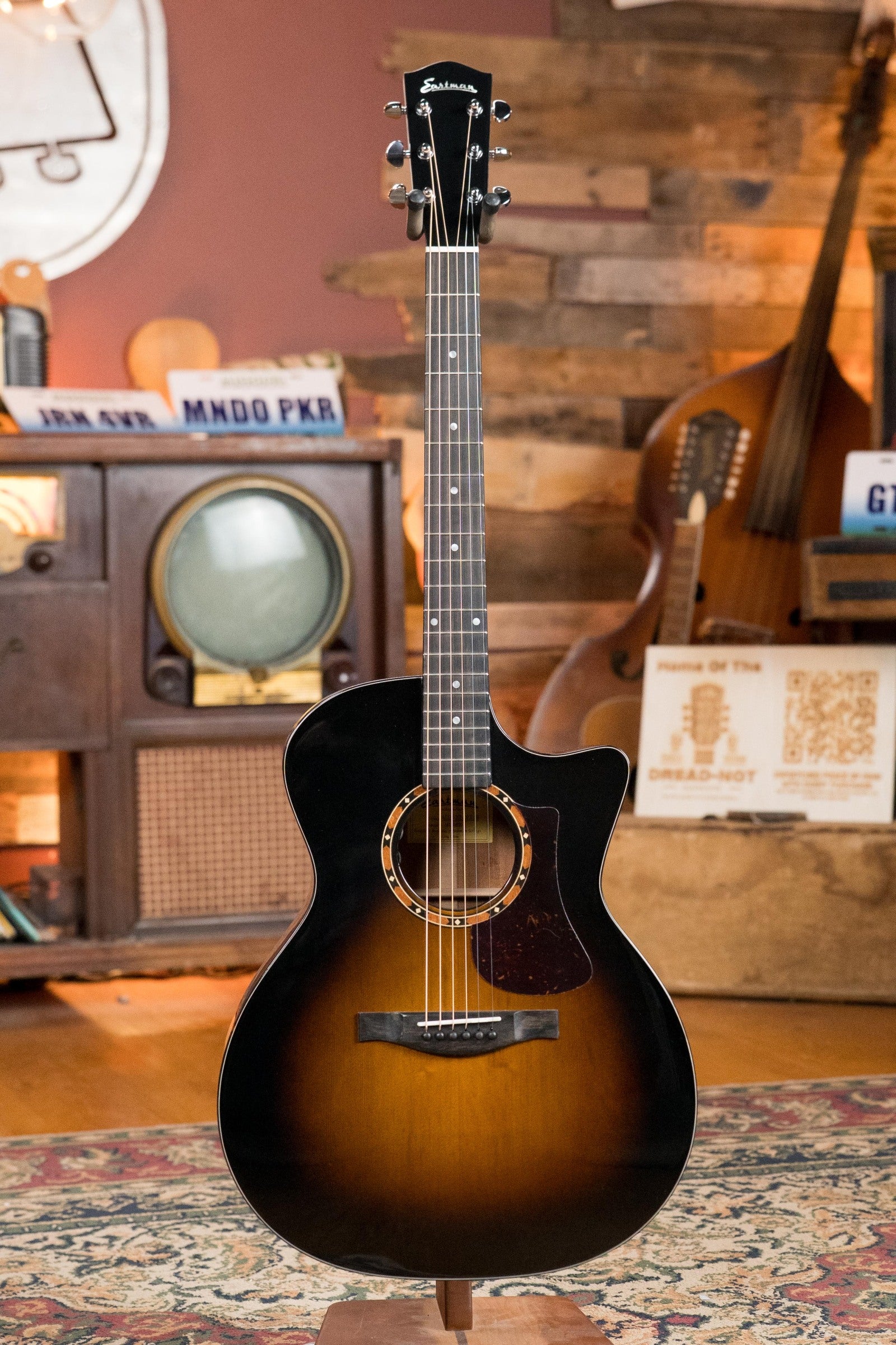 Eastman AC122-2CE-DLX-SB Cedar/Sapele Sunburst Cutaway Grand Auditorium Guitar w/Fishman Pickup #6710
