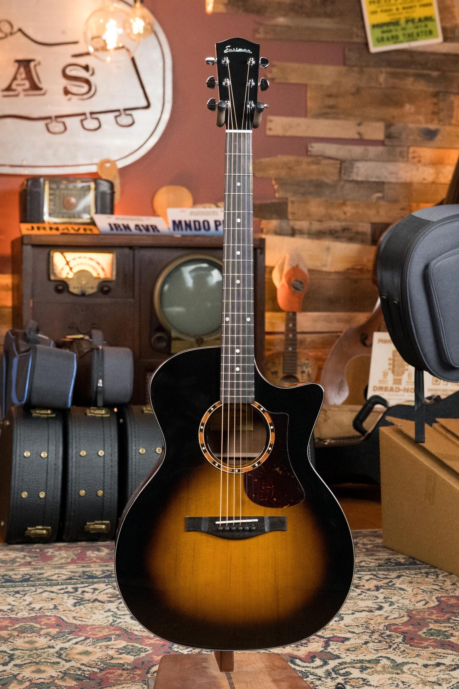 Eastman AC122-2CE-DLX-SB Cedar/Sapele Sunburst Cutaway Grand Auditorium Guitar w/Fishman Pickup #6711