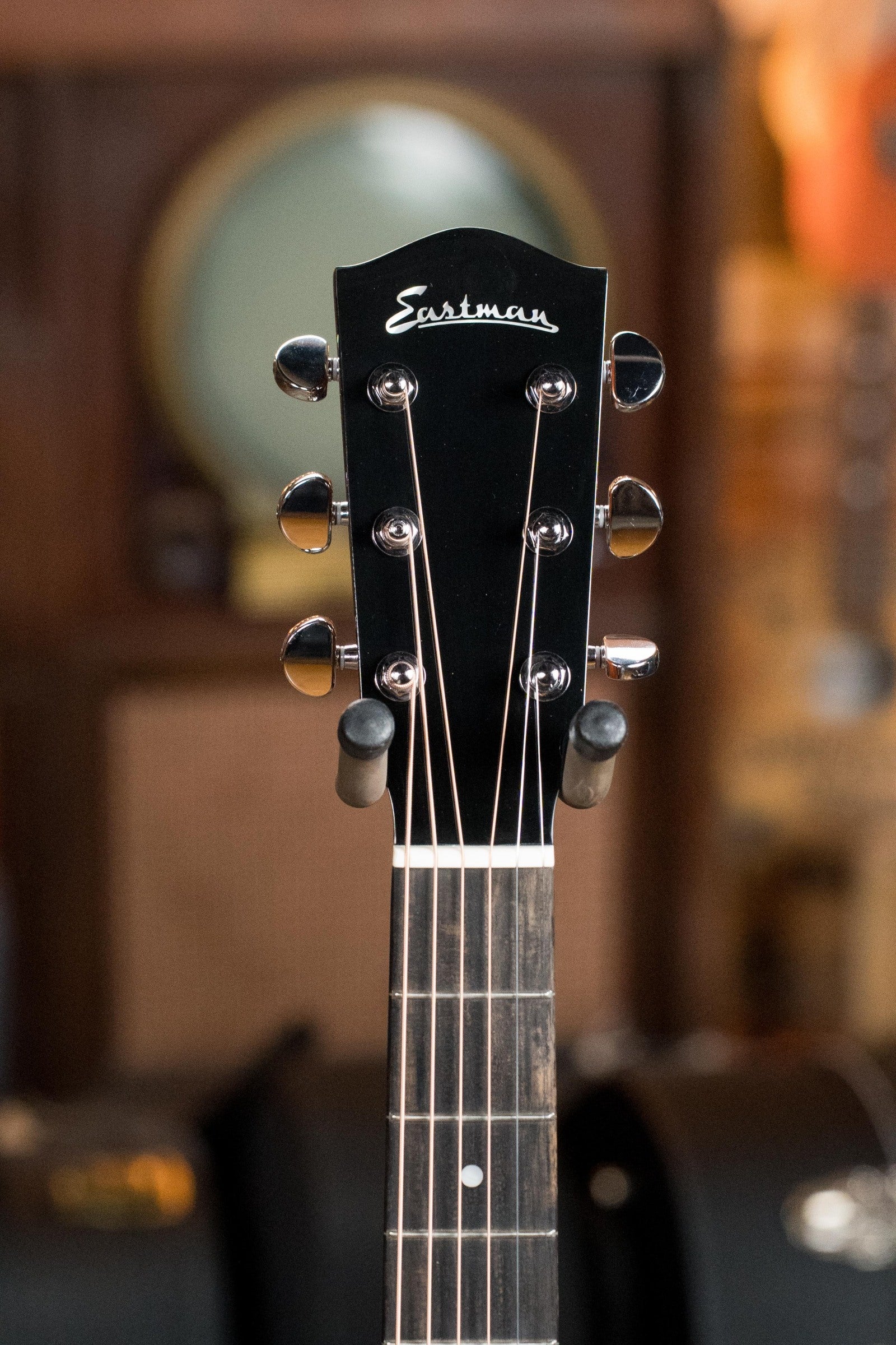 Eastman AC122-2CE-DLX-SB Cedar/Sapele Sunburst Cutaway Grand Auditorium Guitar w/Fishman Pickup #6711