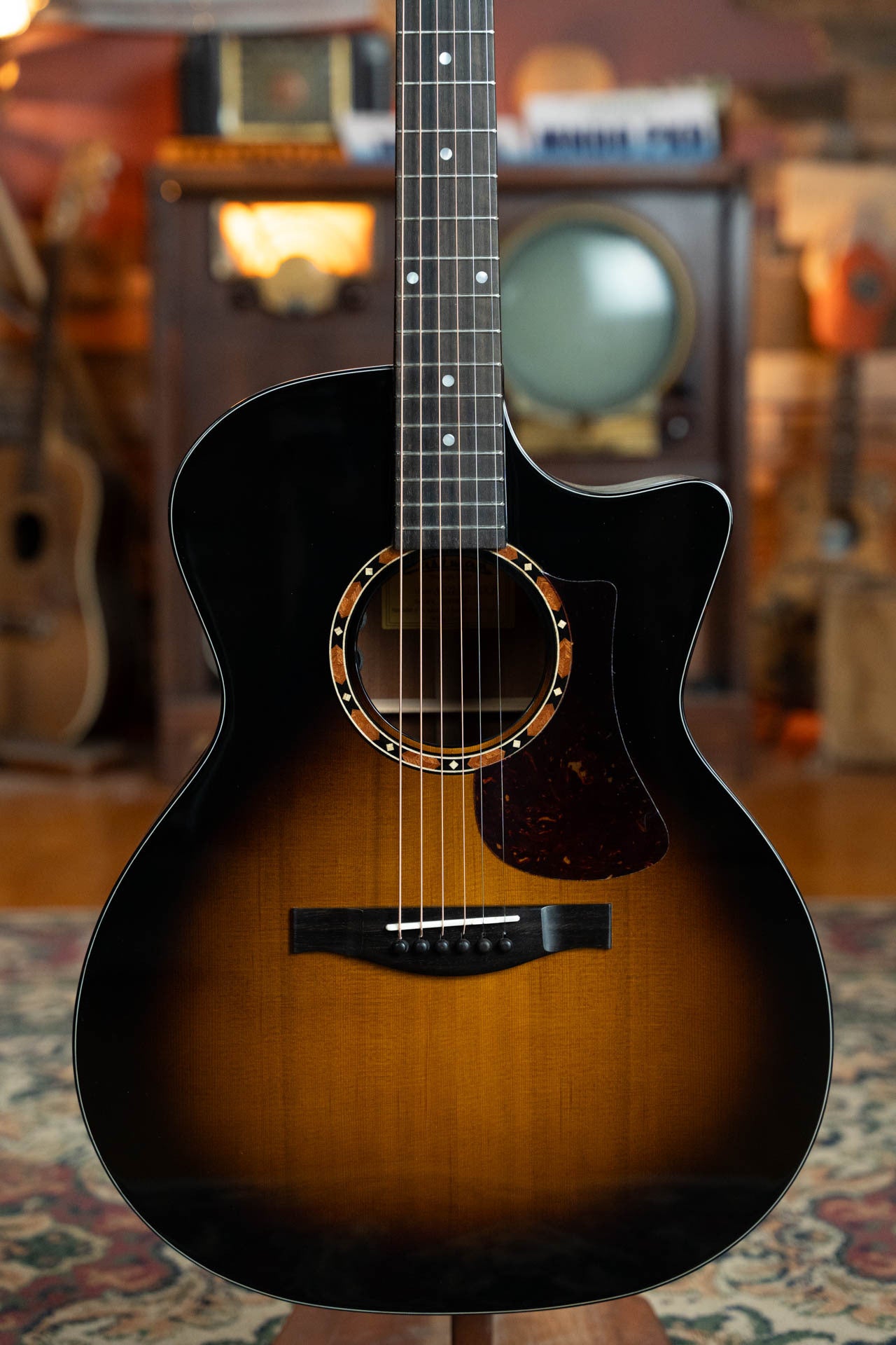 Eastman AC122-2CE-DLX-SB Cedar/Sapele Sunburst Cutaway Grand Auditorium Guitar w/Fishman Pickup #9293
