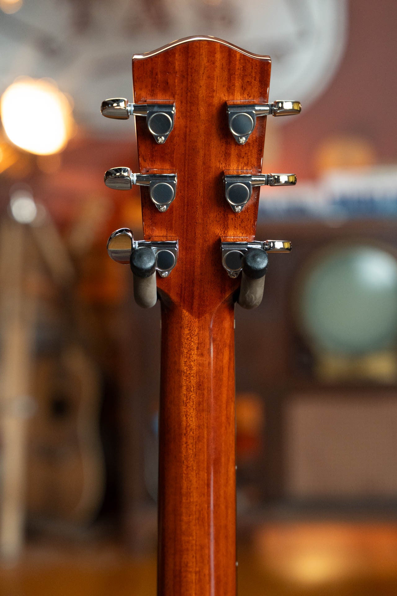 Eastman AC122-2CE-DLX-SB Cedar/Sapele Sunburst Cutaway Grand Auditorium Guitar w/Fishman Pickup #9293