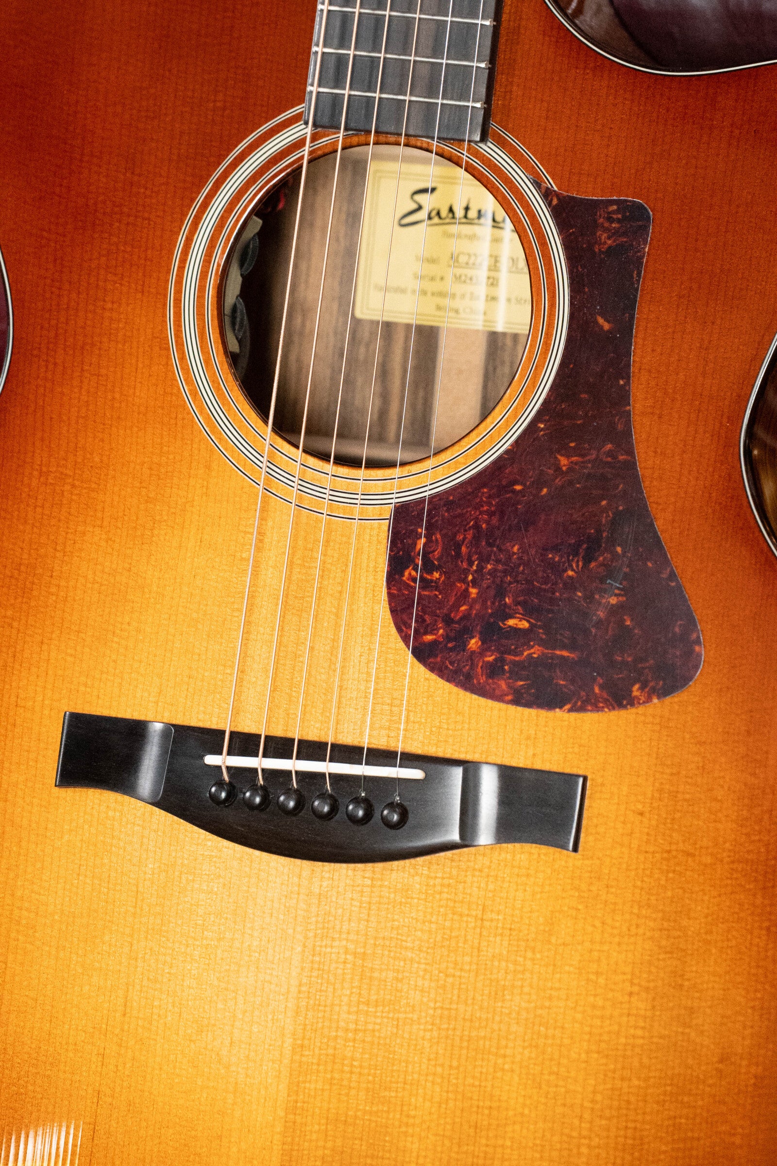 Eastman AC222CE-DLX-GB Sitka/Ovangkol Goldburst Cutaway Grand Auditorium Guitar w/Fishman Pickup #2721